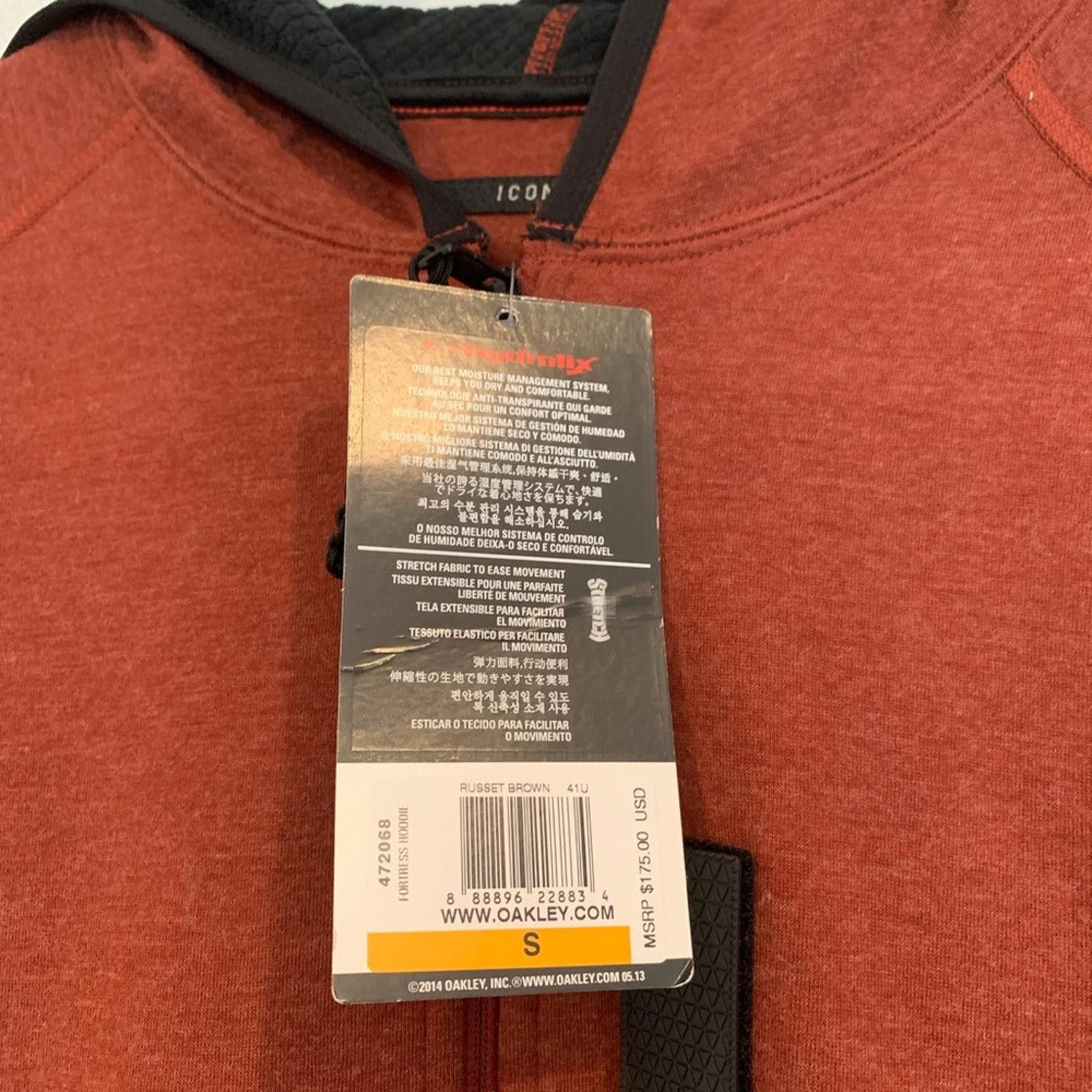 Oakley Brand new Oakley men’s jacket in size small. Size US S / EU 44-46 / 1 - 5 Thumbnail