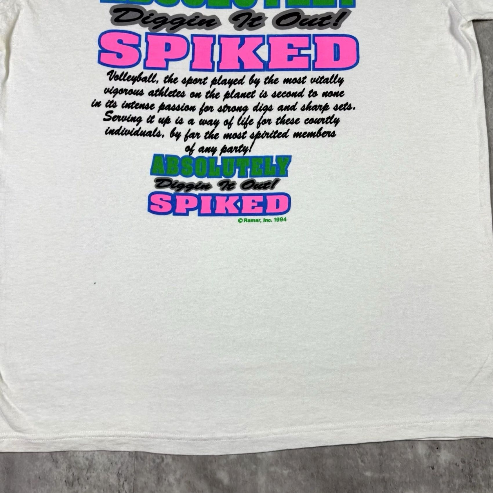 Delta VINTAGE Delta White T-Shirt XL Absolutely Spiked Double-Sided Art 90s Mens Shirt Size US XL / EU 56 / 4 - 6 Thumbnail
