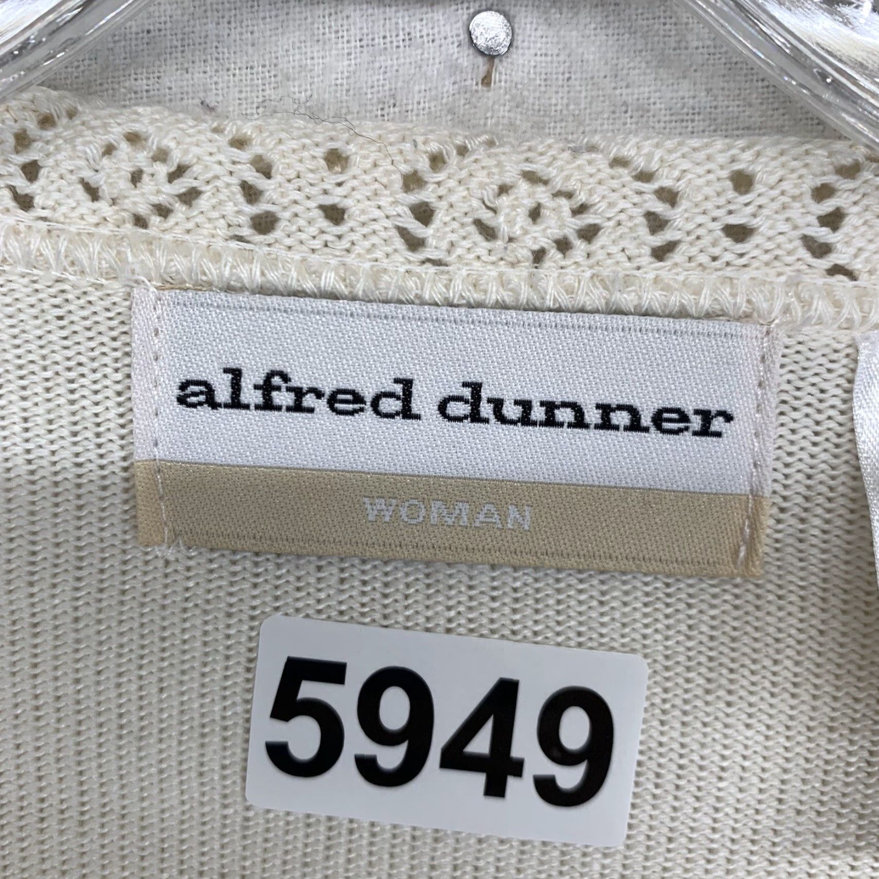 Vintage VINTAGE Alfred Dunner Women's Blouse 2X Beige Floral Embroidered Short Sleeve Knit All Seasons Size XXL / US 16-18 / IT 52-54 - 5 Thumbnail