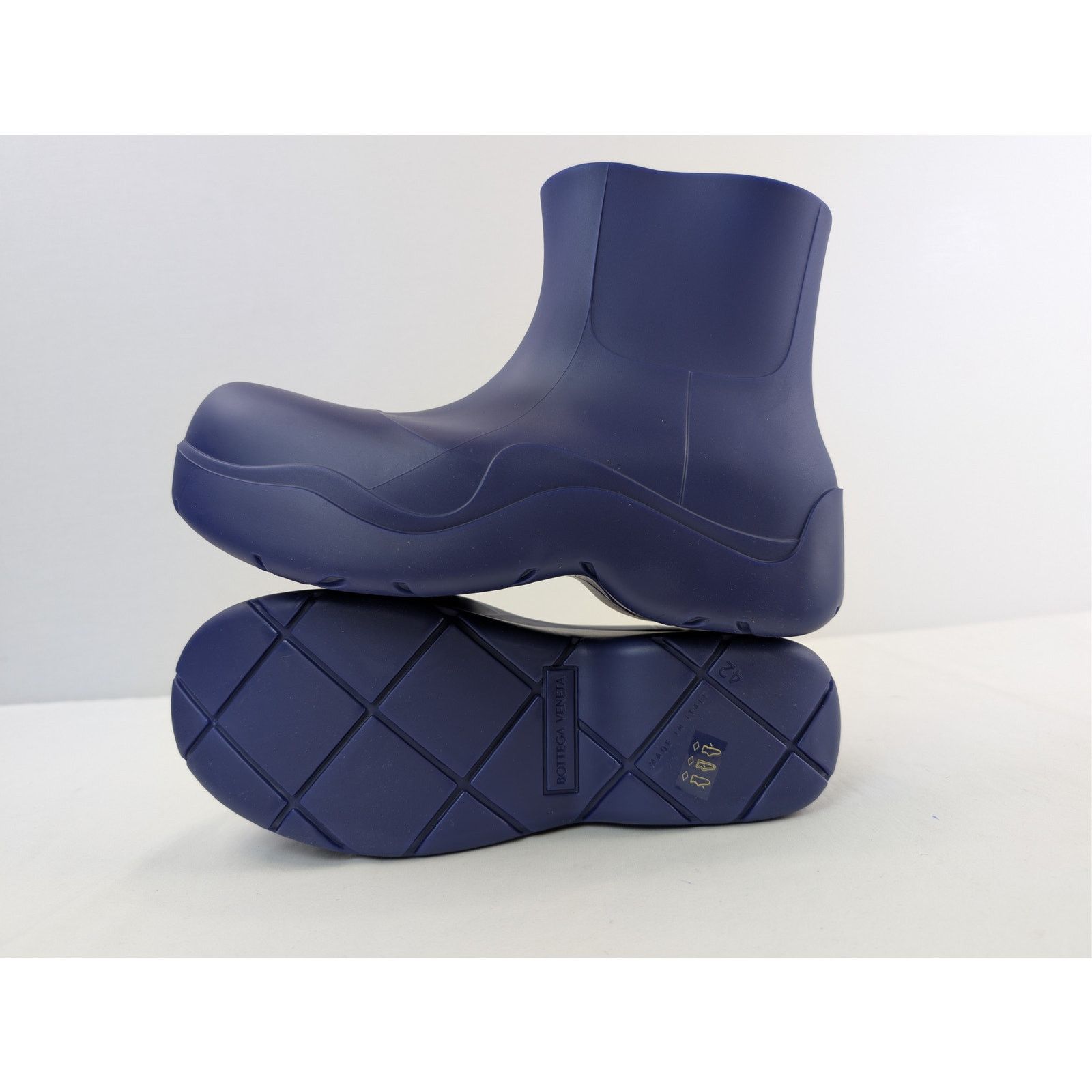 Bottega Veneta o1rshd1 Matt Rubber Puddle Ankle Boot in Unicorn Size US 10 / EU 43 - 14 Thumbnail
