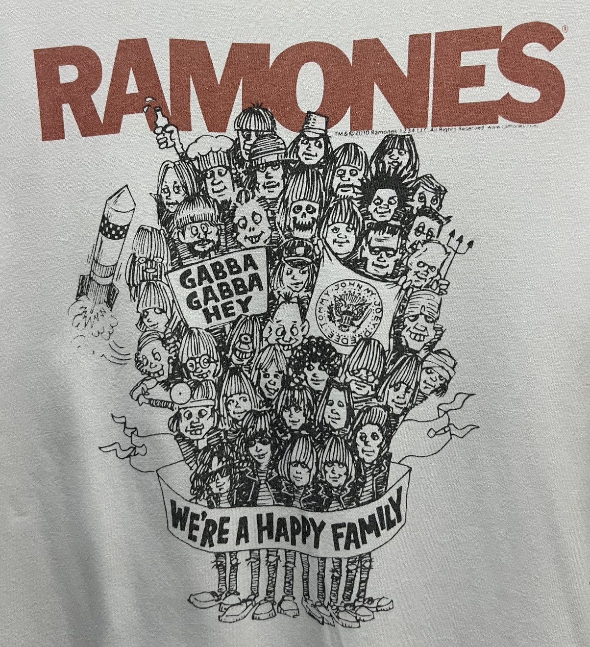 Band Tees VINTAG BAND RAMONES WE’RE A HAPPY FAMILY SHIRT Size US L / EU 52-54 / 3 - 3 Thumbnail