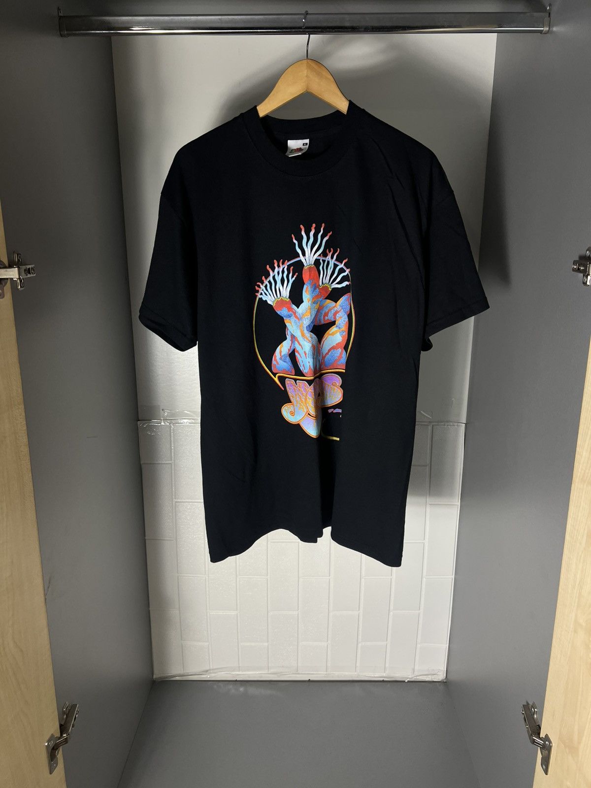 Band Tees VINTAGE ROGER DEAN & YES TOUR ROCK T-SHIRT METAL RETRO 90s Size US XL / EU 56 / 4 - 4 Thumbnail