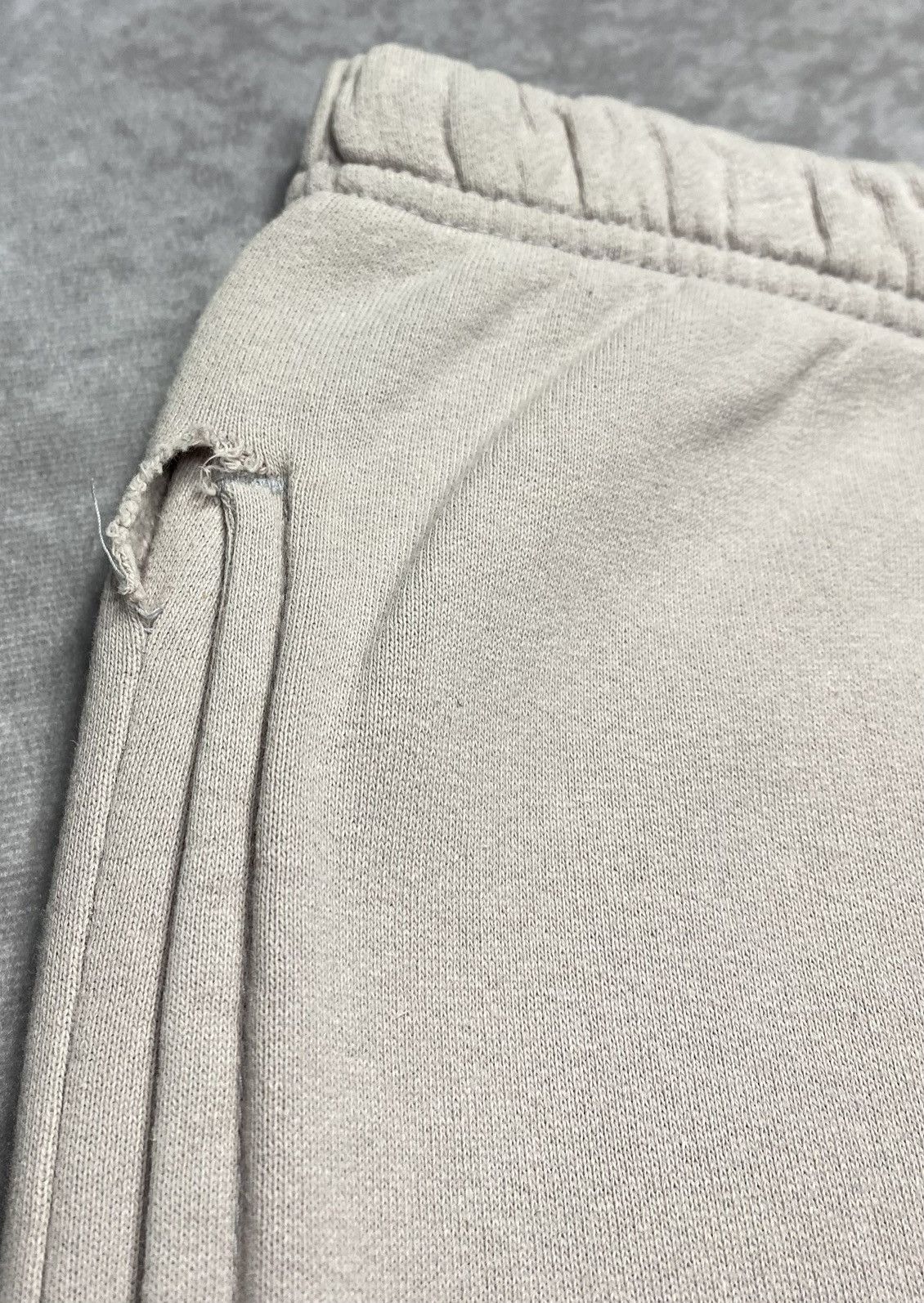 Supreme Supreme Small Box Sweatpant Grey (SS21) Size US 32 / EU 48 - 3 Thumbnail