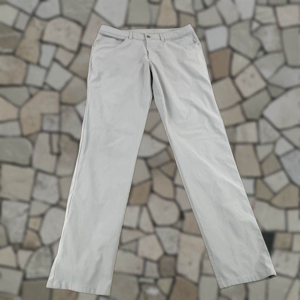 Lululemon Lululemon Pants Mens 32 Gray Melanite Classic Fit 34" Performance Chino Golf Size US 32 / EU 48 - 1 Thumbnail