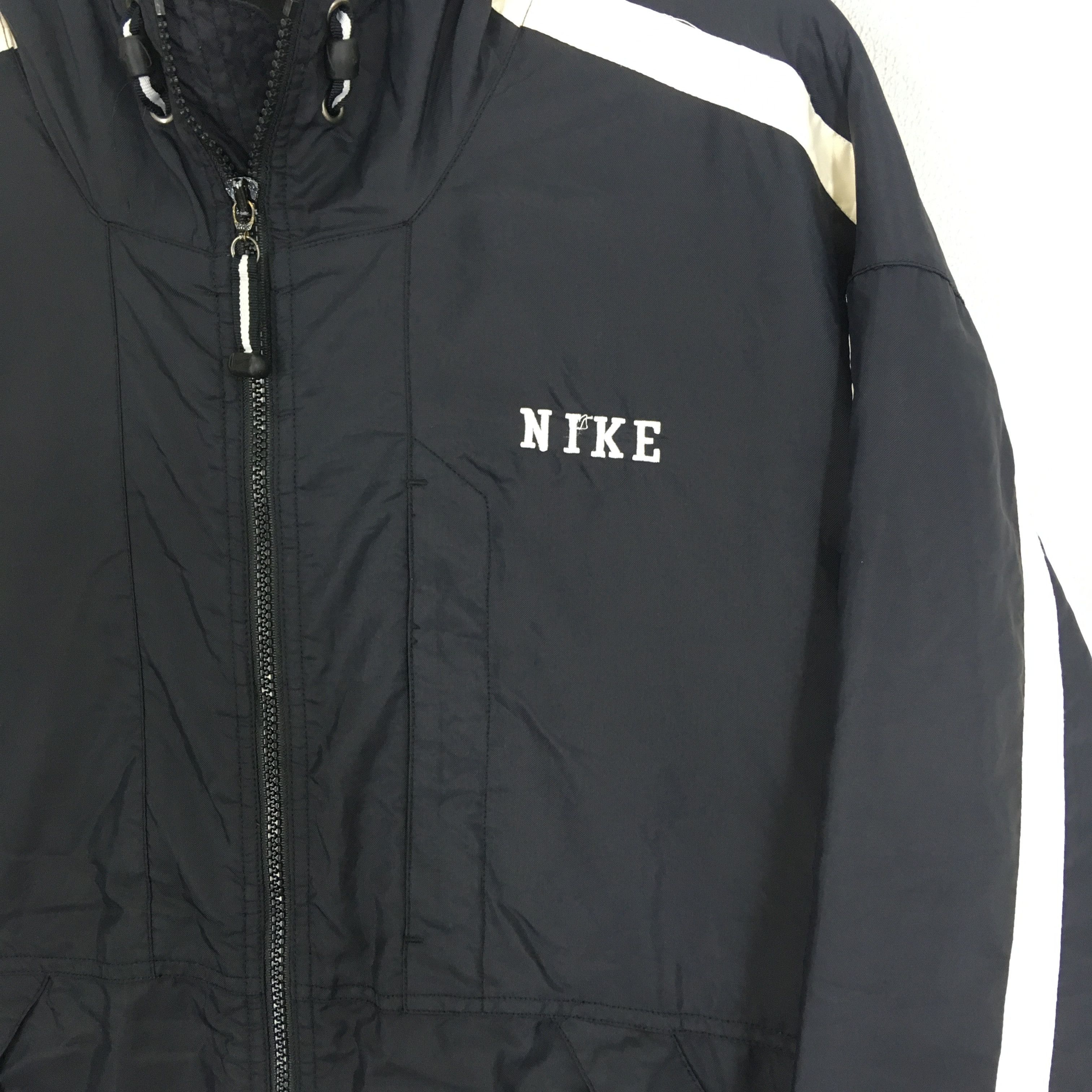 Nike Vintage 90's Nike Windbreaker Jacket Sportswear Nike Swoosh Size US M / EU 48-50 / 2 - 4 Thumbnail