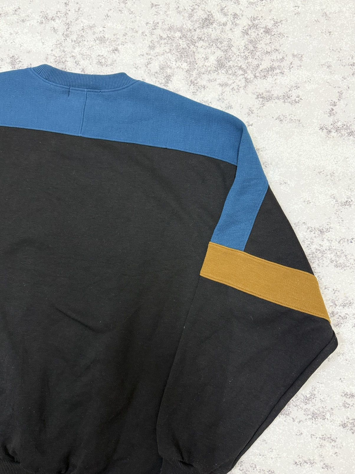 Valentino Vintage 90s Valentino Christy Biglogo Sweatshirt Size US M / EU 48-50 / 2 - 11 Thumbnail
