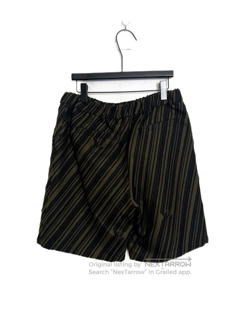 Louis Vuitton Louis Vuitton size US 48 Black and green striped embroidere Size US 32 / EU 48 - 2 Thumbnail