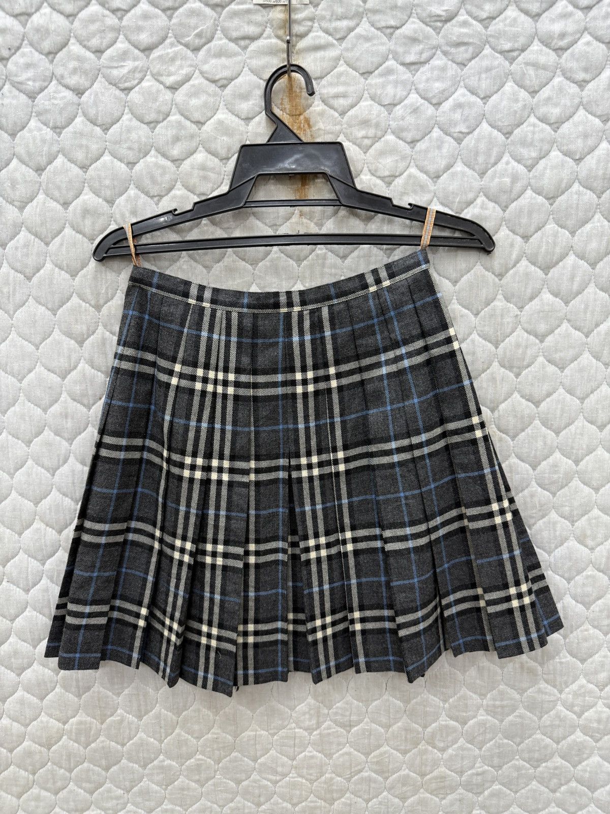 Burberry 🔥🔥🔥STEALS ARCHIVE BURBERRY PLEATED WRAP SKIRTS Size 26" / US 2 / IT 38 - 8 Thumbnail