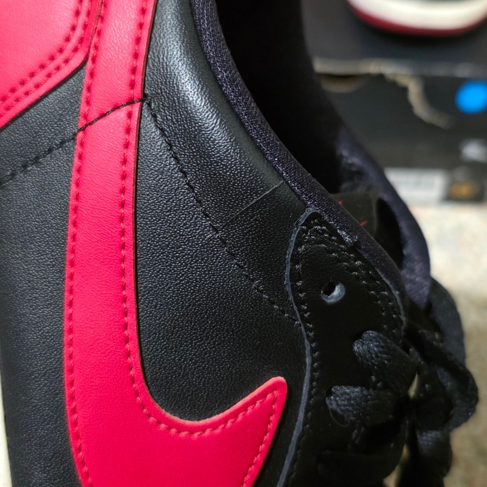 Nike Nike Air Jordan 1 Retro Low OG Bred 2015 | Size 11.5 Size US 11.5 / EU 44-45 - 4 Thumbnail
