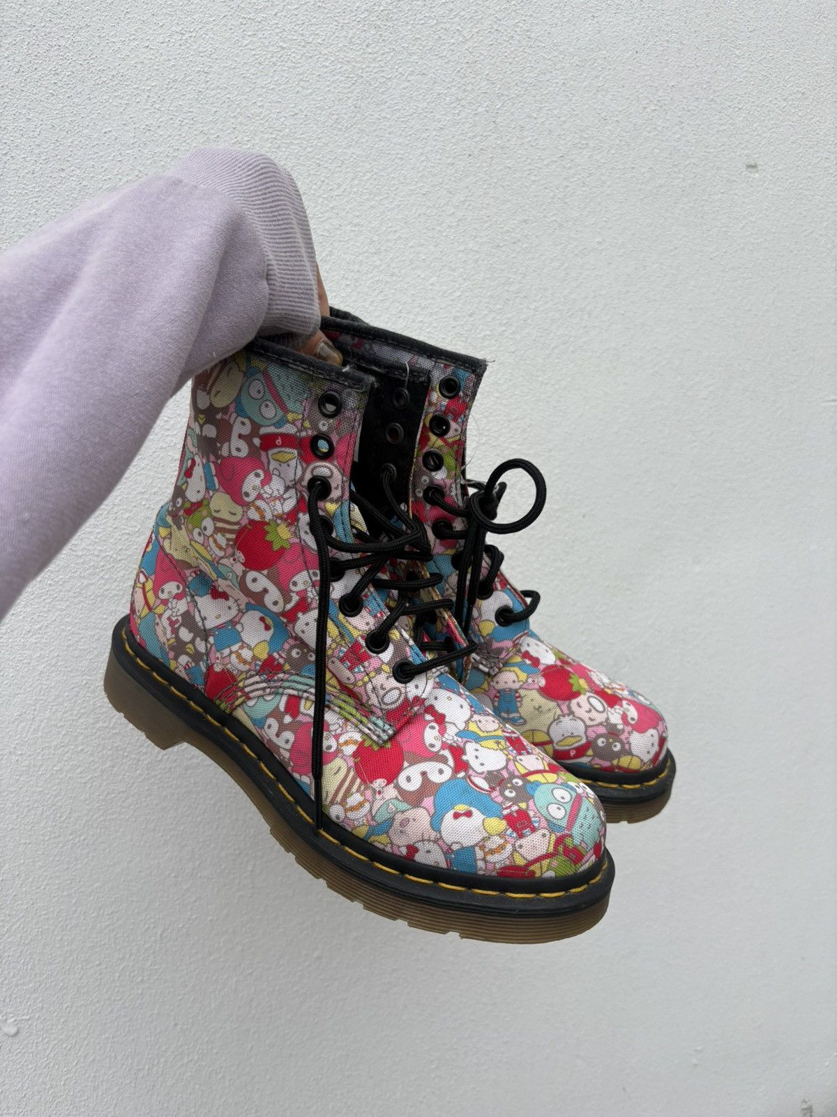 Dr. Martens Dr Martens x Hello kitty limited edition boots Size US 7 / IT 37 - 1 Thumbnail