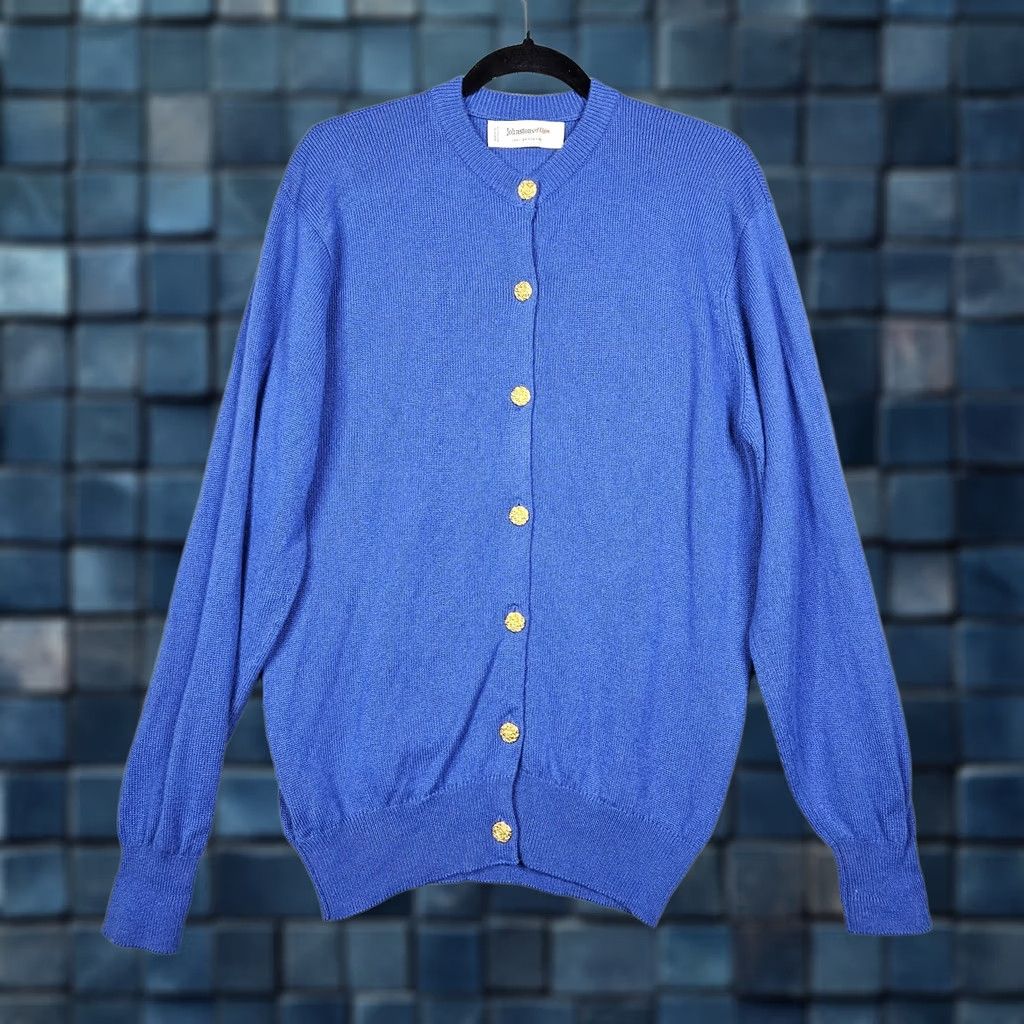 Johnstons Of Elgin Johnstons Of Elgin Blue 100% Cashmere Golden Button Cardigan 40" 102cm Cardigan Women Regular Blue 100% Cashmere Button Modern Style Pays Vintage? No Size S / US 4 / IT 40 - 1 Thumbnail