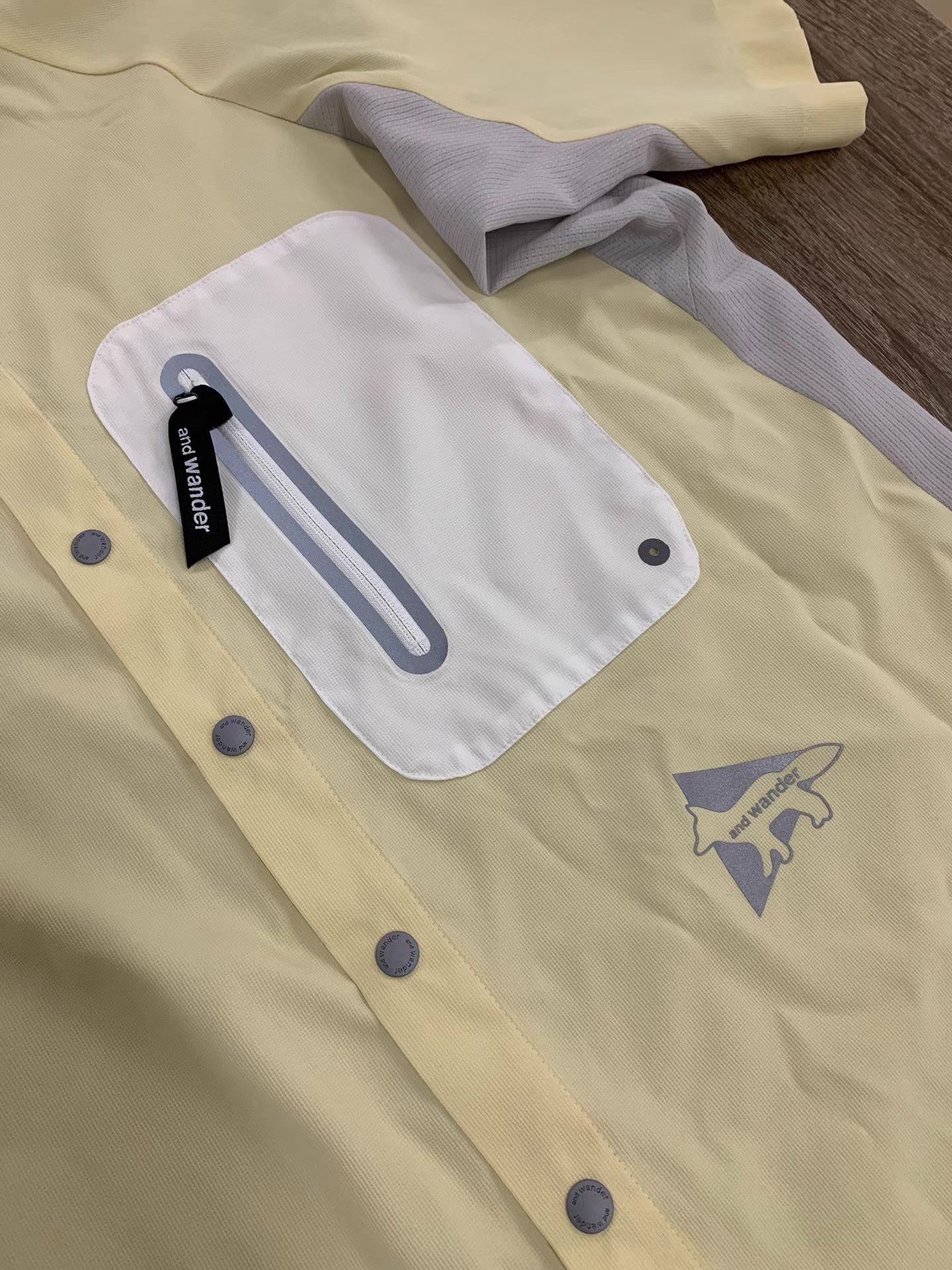 And Wander MAISON KITSUNÉ × and wander Hiking Shirt Ｑ22 Size US M / EU 48-50 / 2 - 7 Thumbnail