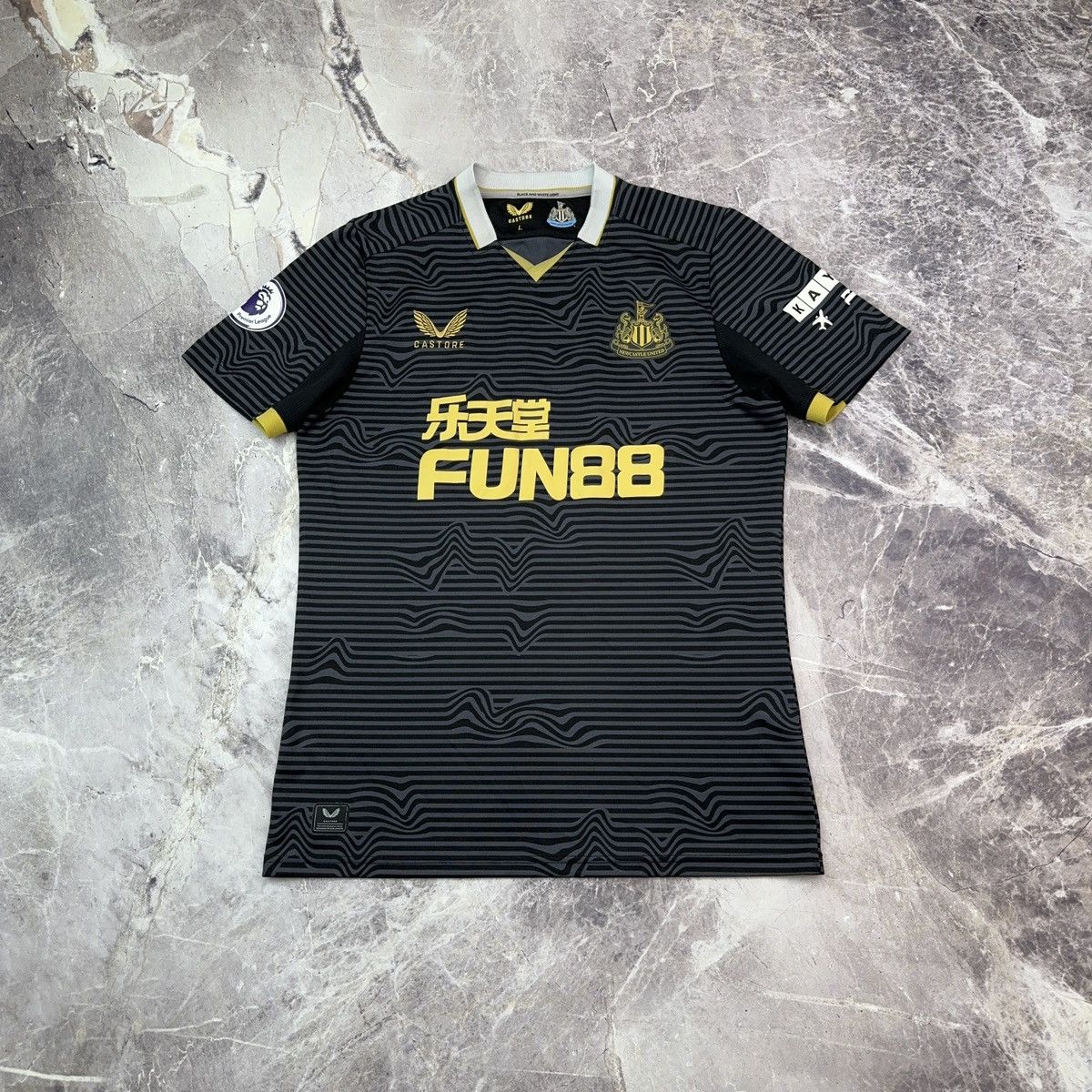 Vintage Newcastle United Castore Jersey 2021-22 Away Football Shirt Size US L / EU 52-54 / 3 - 1 Thumbnail