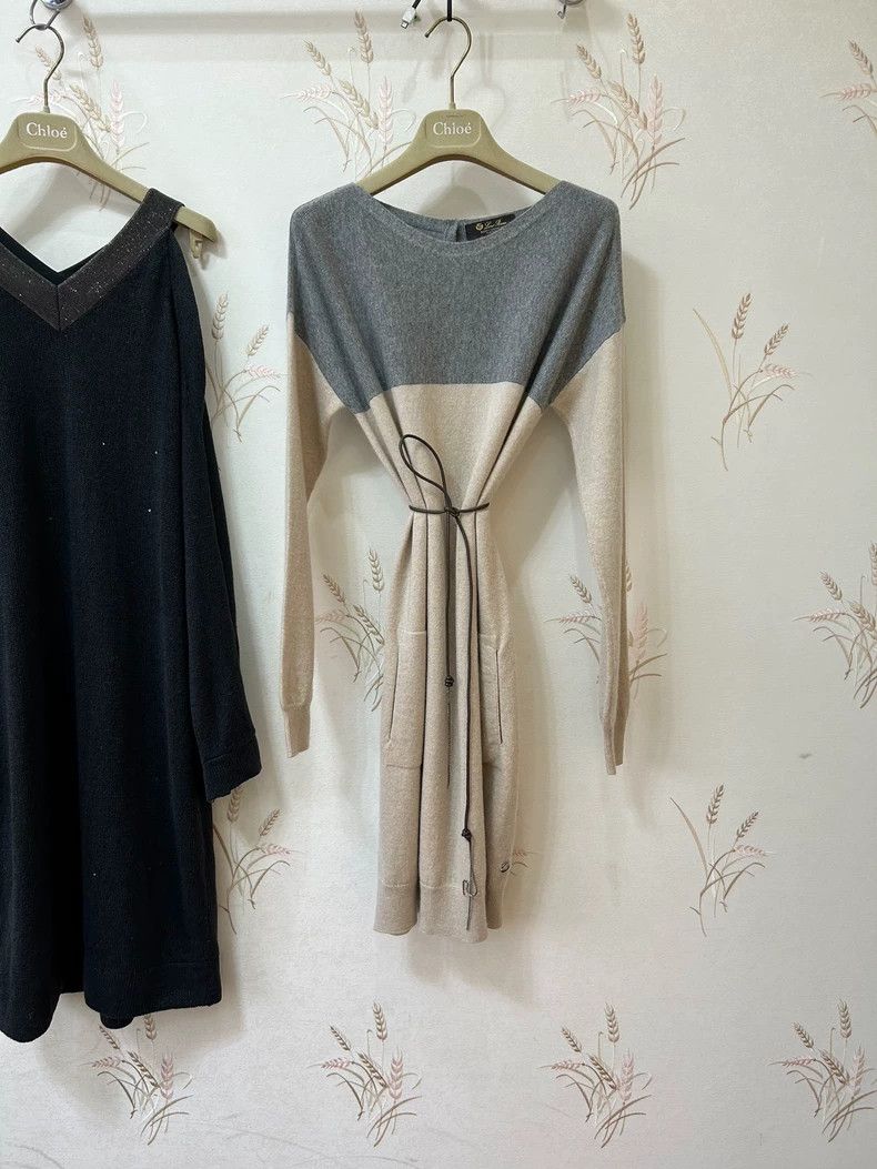 Loro Piana LORO PIANA A small goat cashmere dress Size M / US 6-8 / IT 42-44 - 1 Thumbnail
