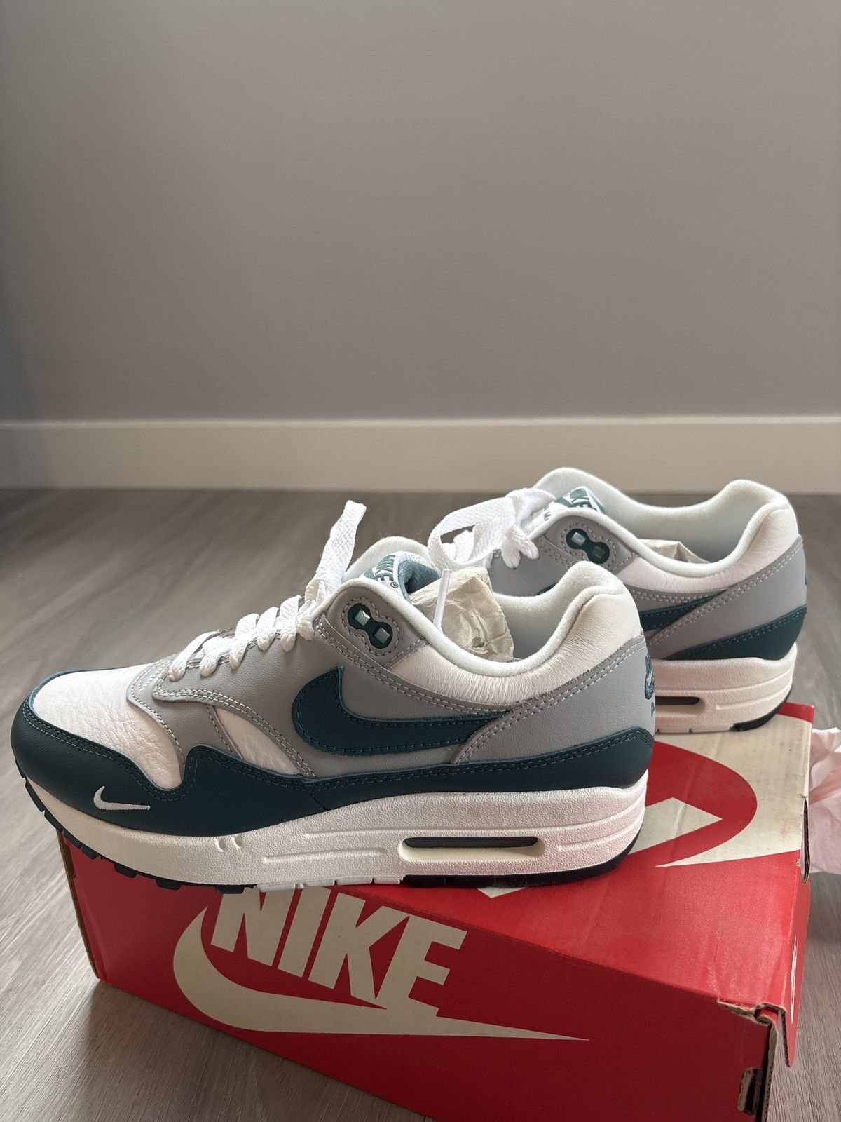Nike Nike Air Max 1 LV8 Size US 5.5 / EU 38 - 3 Thumbnail