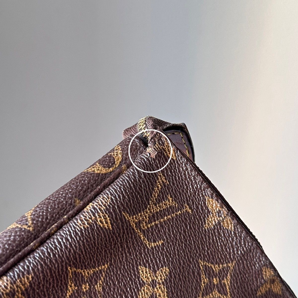 Louis Vuitton 1998s Louis Vuitton Vintage Monogram LV Pochette Bag SL0998 Size ONE SIZE - 17 Thumbnail