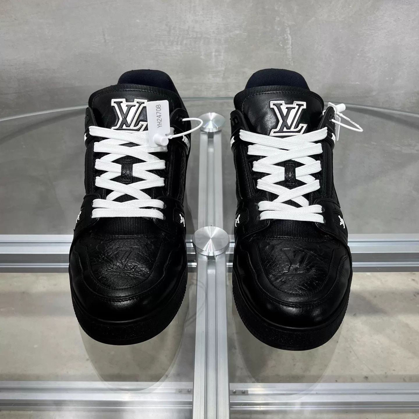Louis Vuitton Louis Vuitton LV Trainer Black Samurai UK9 (43) Size US 10 / EU 43 - 1 Thumbnail