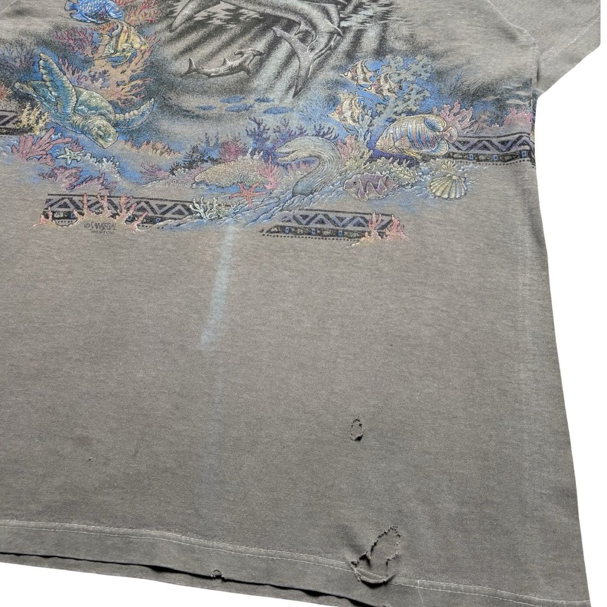 Other Vintage 90s Thrashed Seaworld Shark Wraparound T Shirt M Size US M / EU 48-50 / 2 - 2 Thumbnail