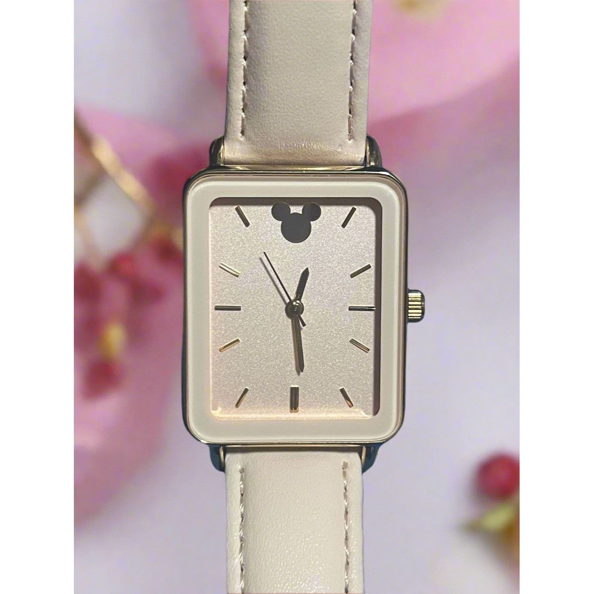 Disney Lorus Mickey Mouse Gold-Toned Watch Black Band Rare Disney Mickey Mouse Ladies Vintage Lorus Gold Tone Watch  main image 4