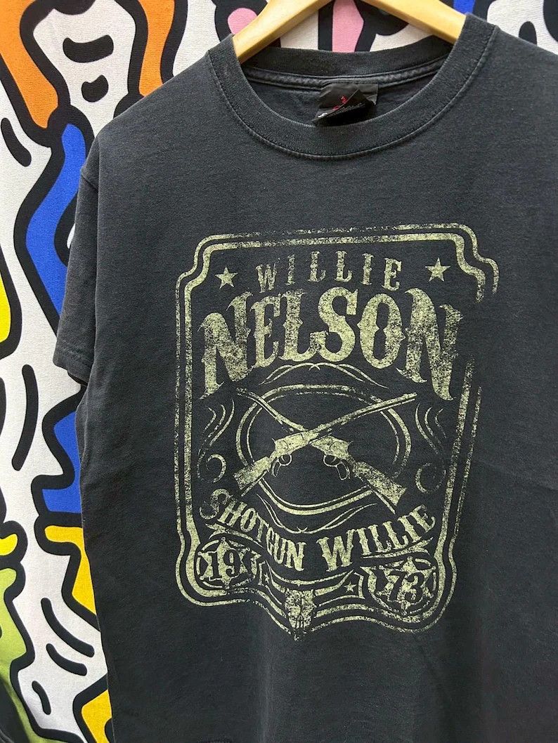 Vintage Vintage 2000s Willie Nelson tshirt size M Size US M / EU 48-50 / 2 - 1 Thumbnail