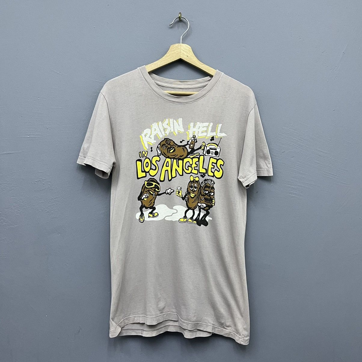 Freshjive Freshjive Raisin Hell In Los Angeles T-shirt / Streetwear Size US M / EU 48-50 / 2 - 1 Thumbnail