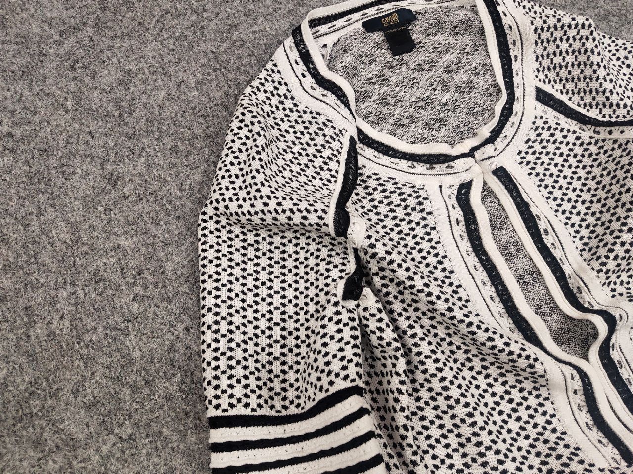 Roberto Cavalli Roberto Cavalli Slass Textured cut-out Sweater wide sleeve Size M / US 6-8 / IT 42-44 - 7 Thumbnail