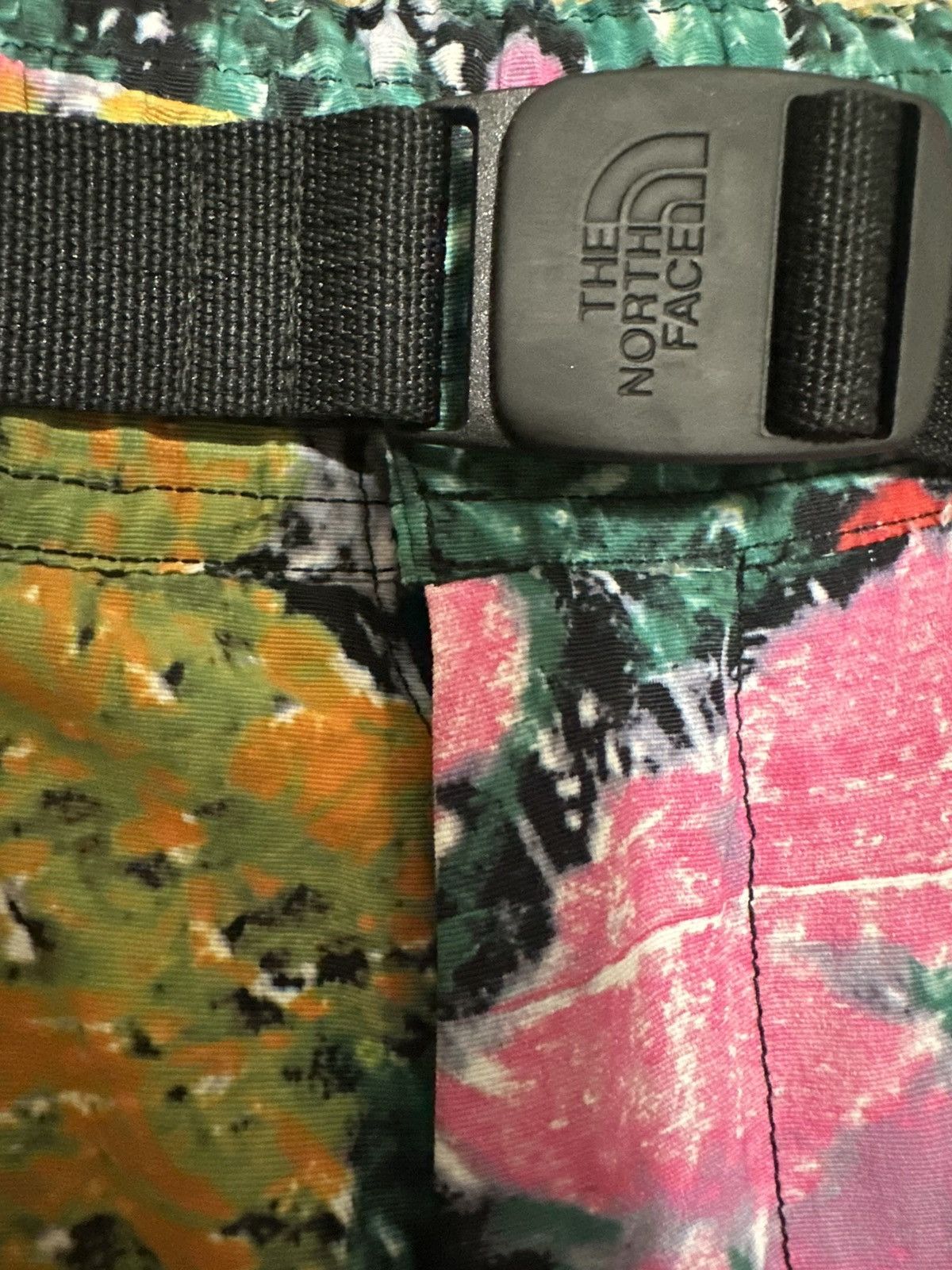 Supreme × The North Face SUPREME X TNF PANTS FLORAL SIZE MEDIUM Size US 32 / EU 48 - 6 Thumbnail