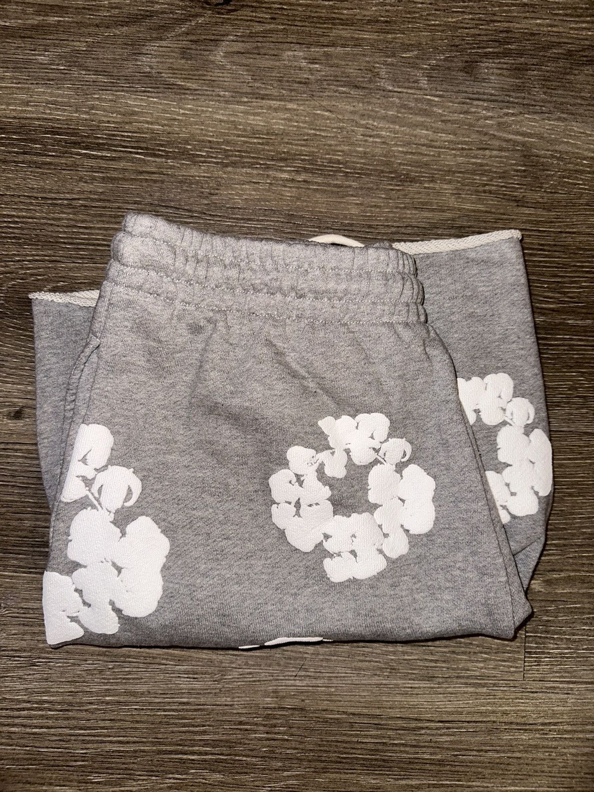 DENIM TEARS Denim Tears Grey Sweatshorts Size US 32 / EU 48 - 4 Thumbnail