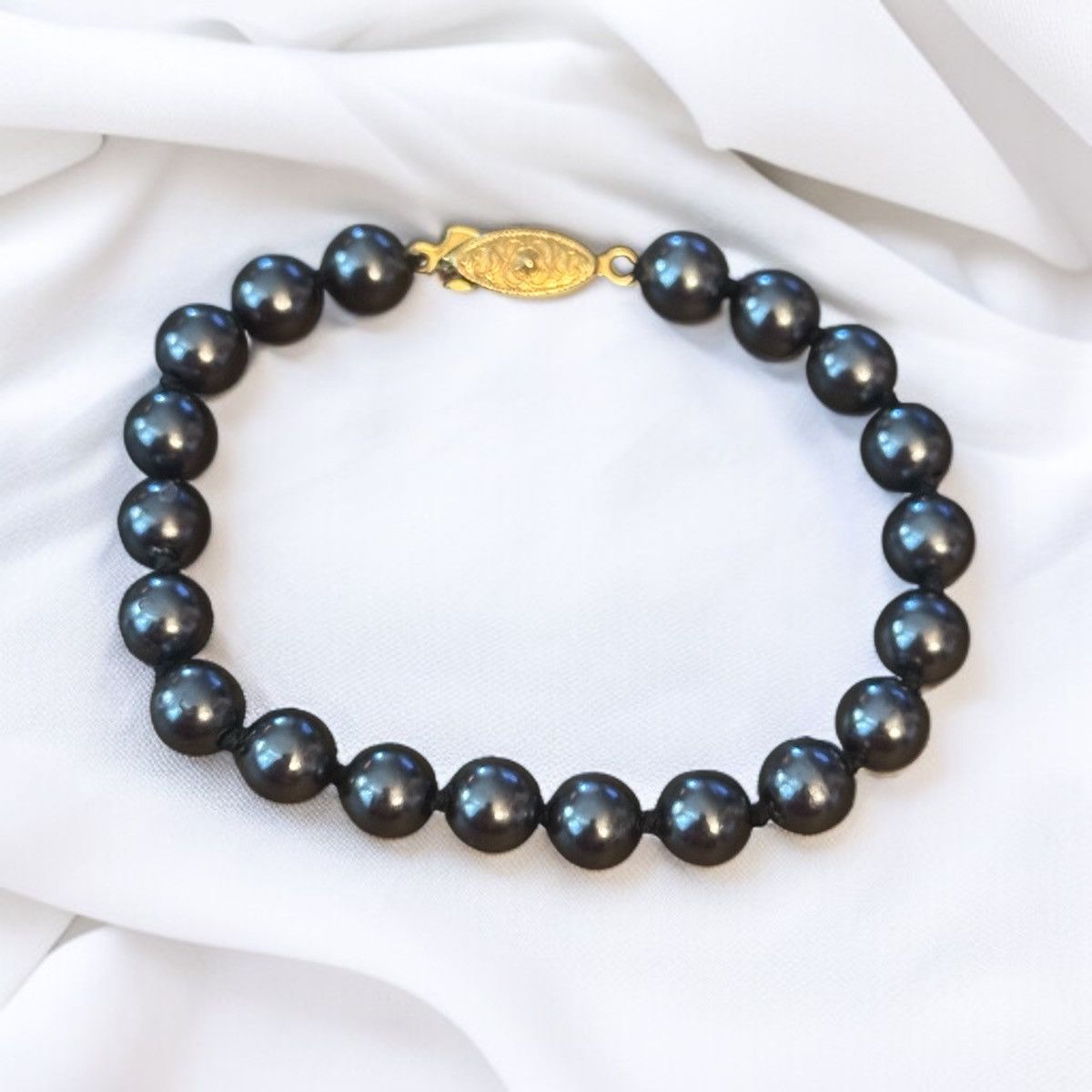 Vintage Vintage metallic black lucite bead bracelet Size ONE SIZE - 1 Thumbnail