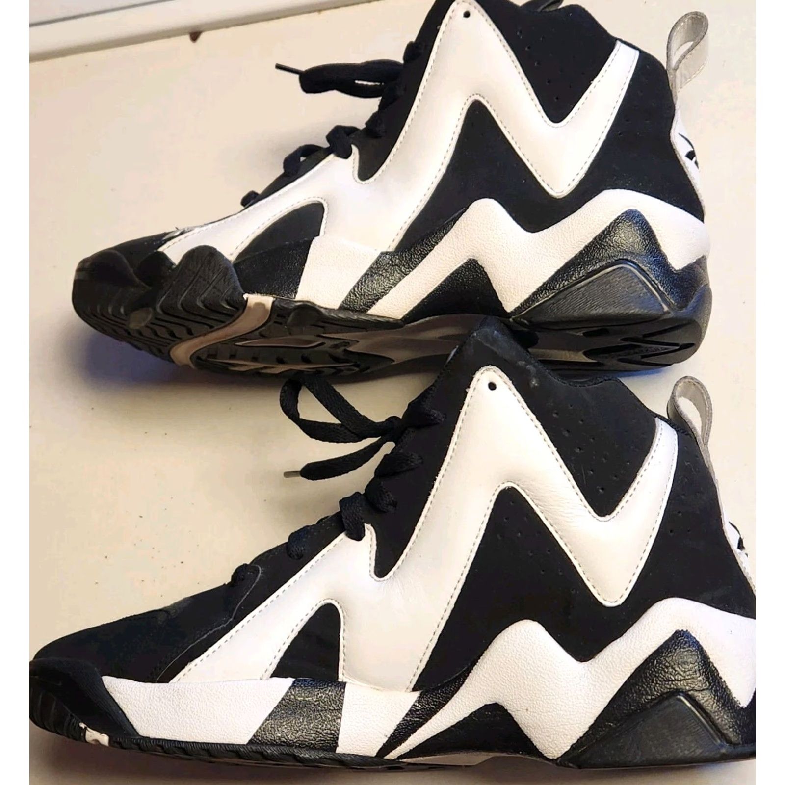 Reebok REEBOK Kamikaze 2 Retro 2013 Shoes Men 11 Black White Sneakers Mid Top V44405 Size US L / EU 52-54 / 3 - 6 Thumbnail