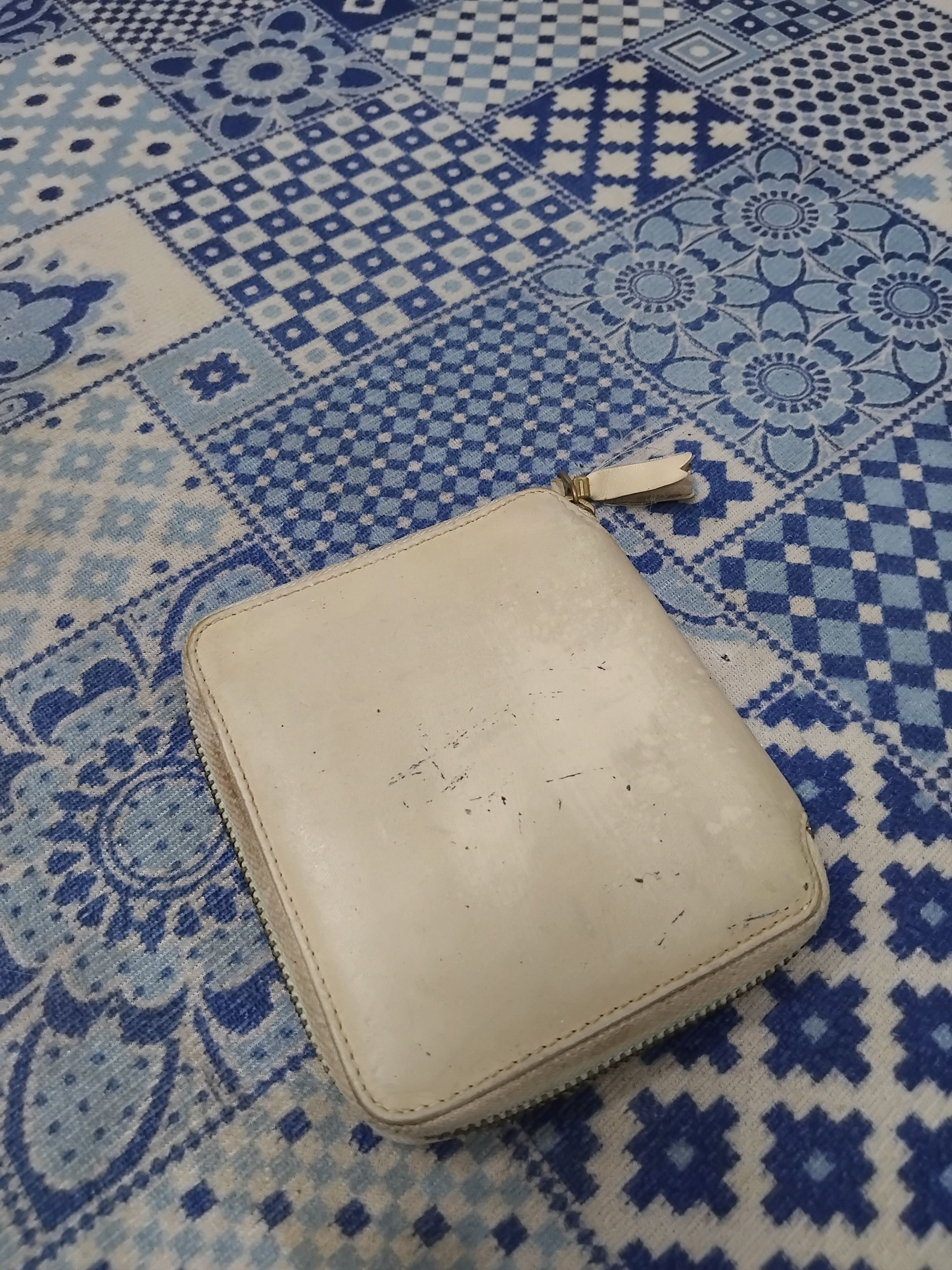 Comme des Garcons 💥Comme des Garcons cream colour wallet Size ONE SIZE - 1 Thumbnail