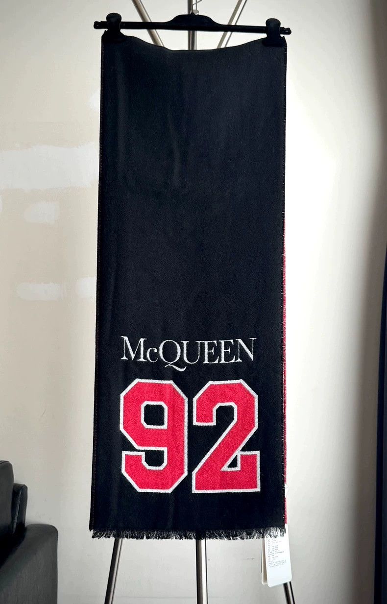 Alexander McQueen Alexander Mcqueen Wool printed scarf Size ONE SIZE - 1 Thumbnail