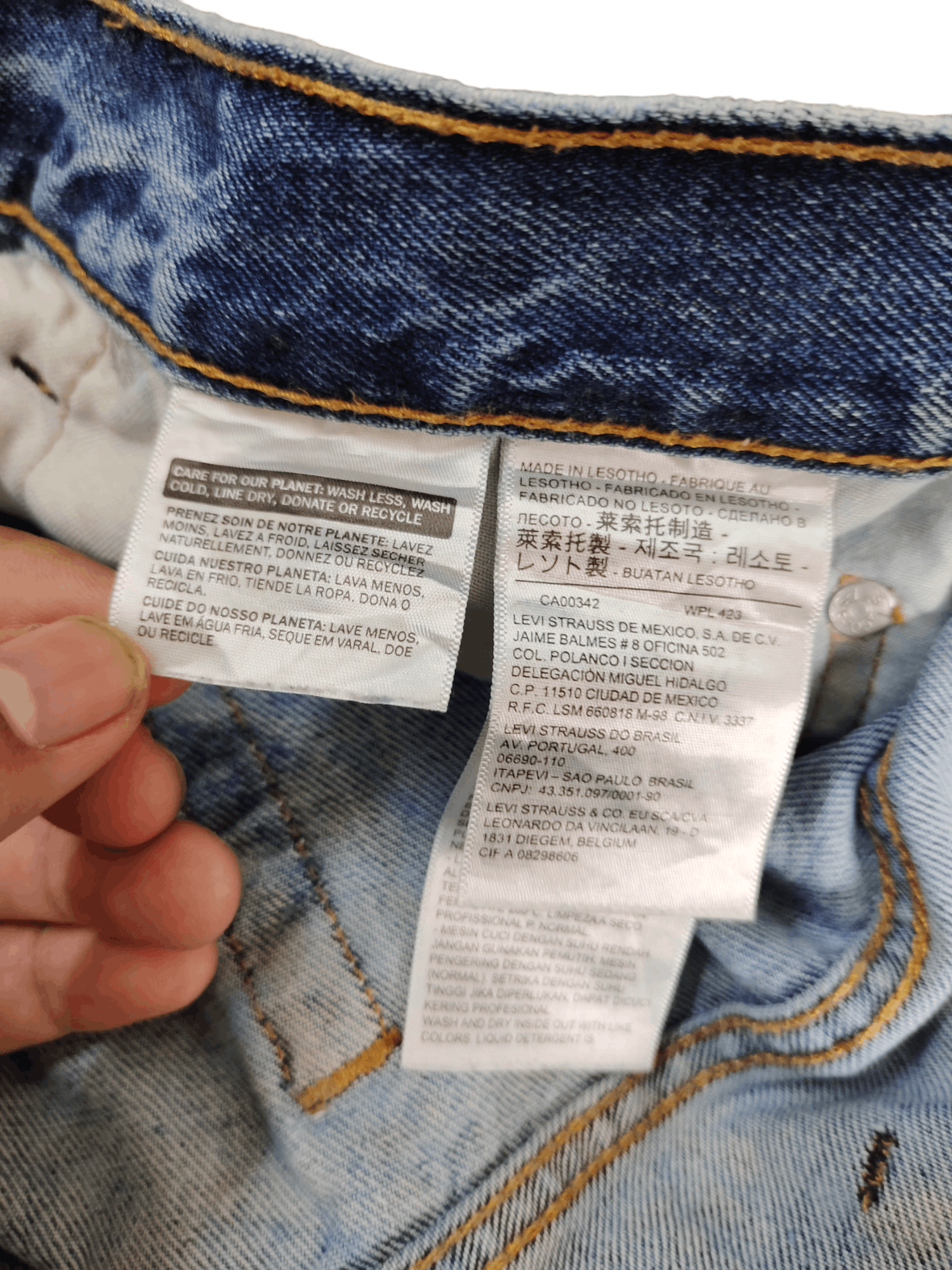Levi's Vintage Clothing W40 2000s Levis 560 Sand Wash Faded Denim Jeans Size US 40 / EU 56 - 19 Thumbnail