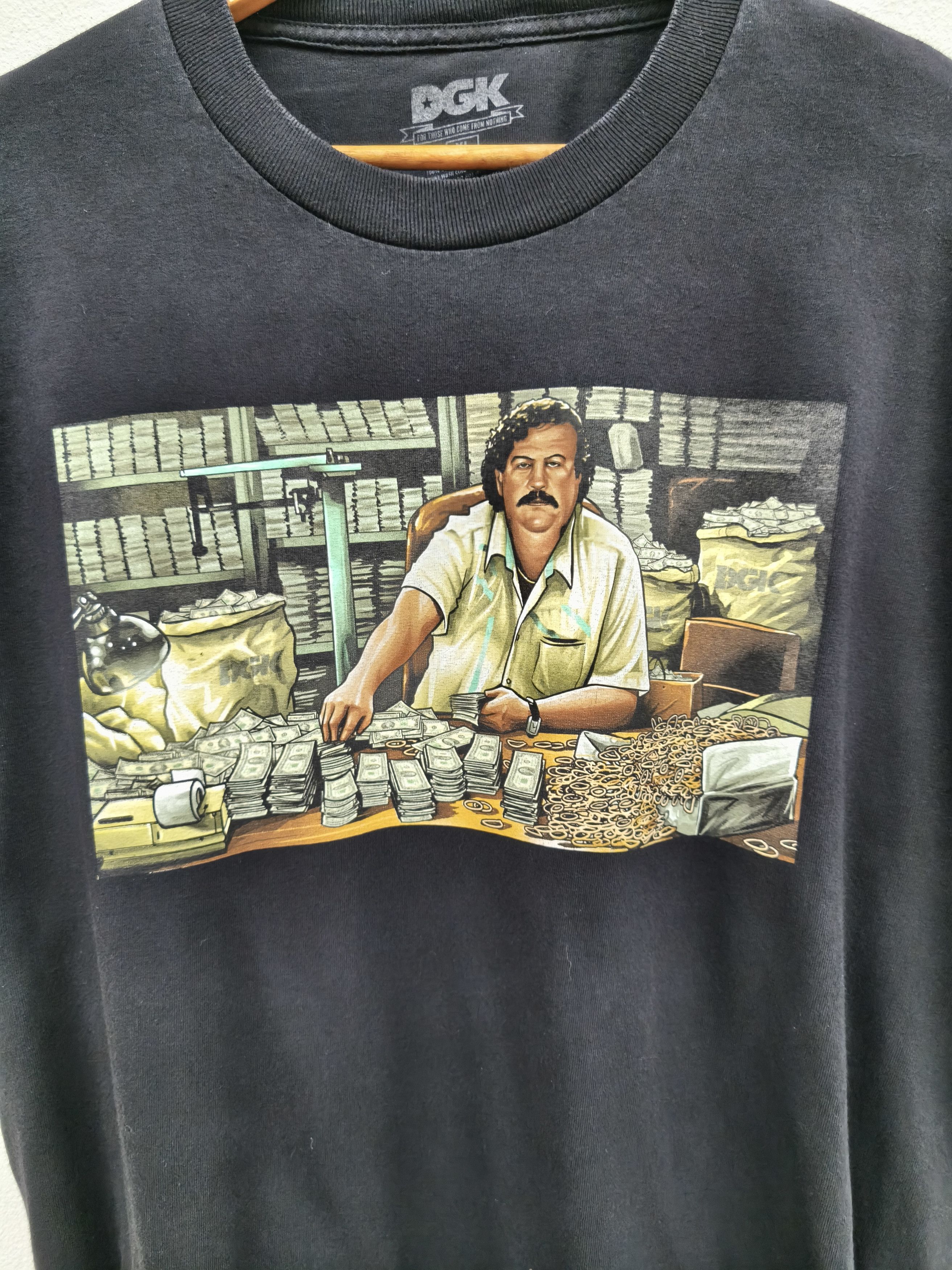 DGK Pablo Escobar Drug Dealer tees Size US L / EU 52-54 / 3 - 4 Thumbnail