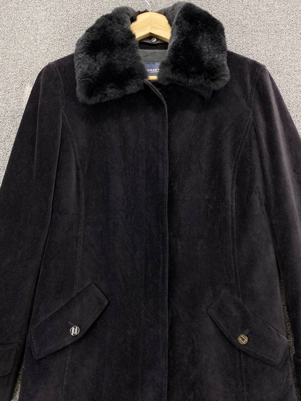Burberry Vintage Burberry London Faux Fur Hooded Velvet Jacket Size XS / US 0-2 / IT 36-38 - 6 Thumbnail