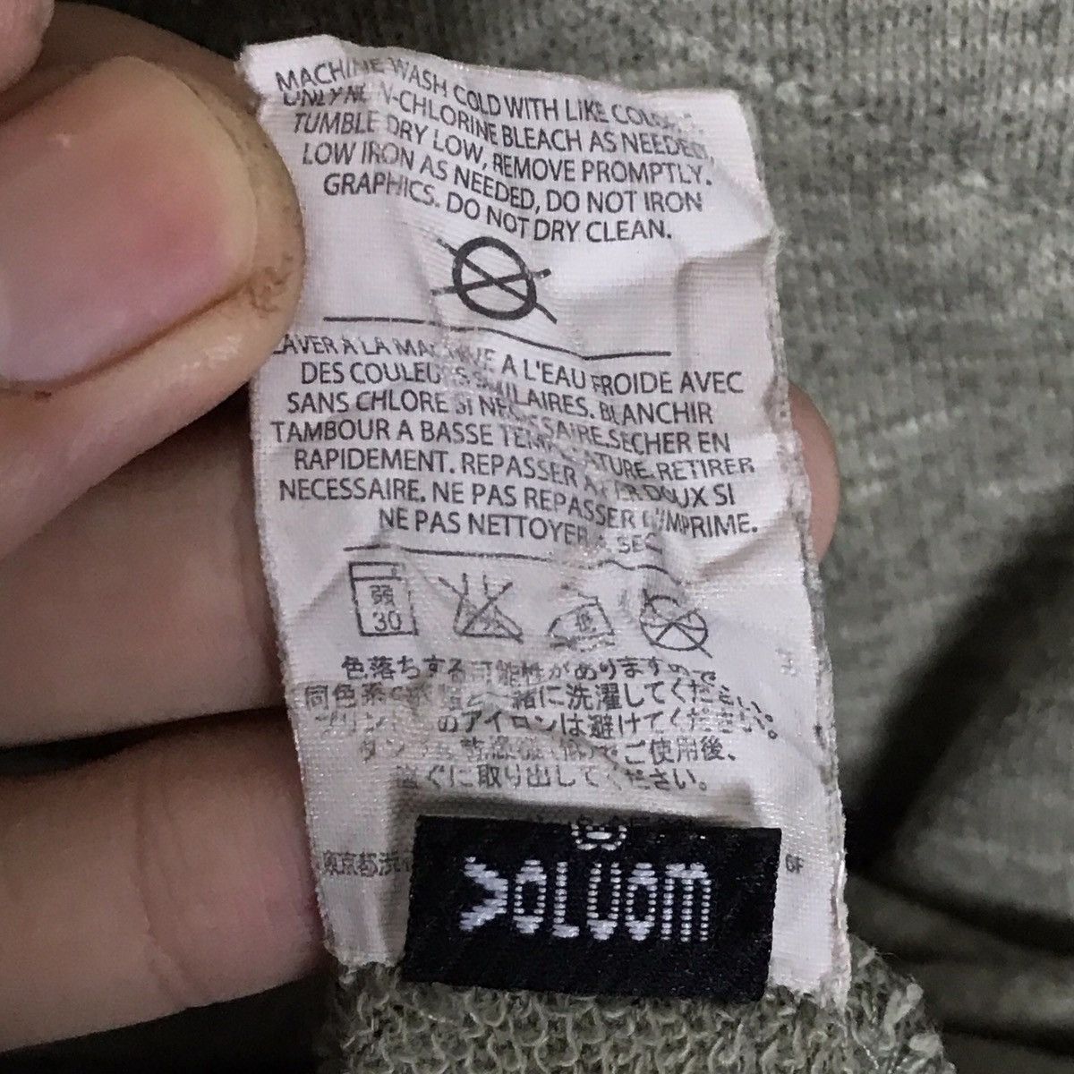 Volcom Vintage Volcom Single Pocket Pullover Jumper Sweatshirt Size US M / EU 48-50 / 2 - 7 Thumbnail