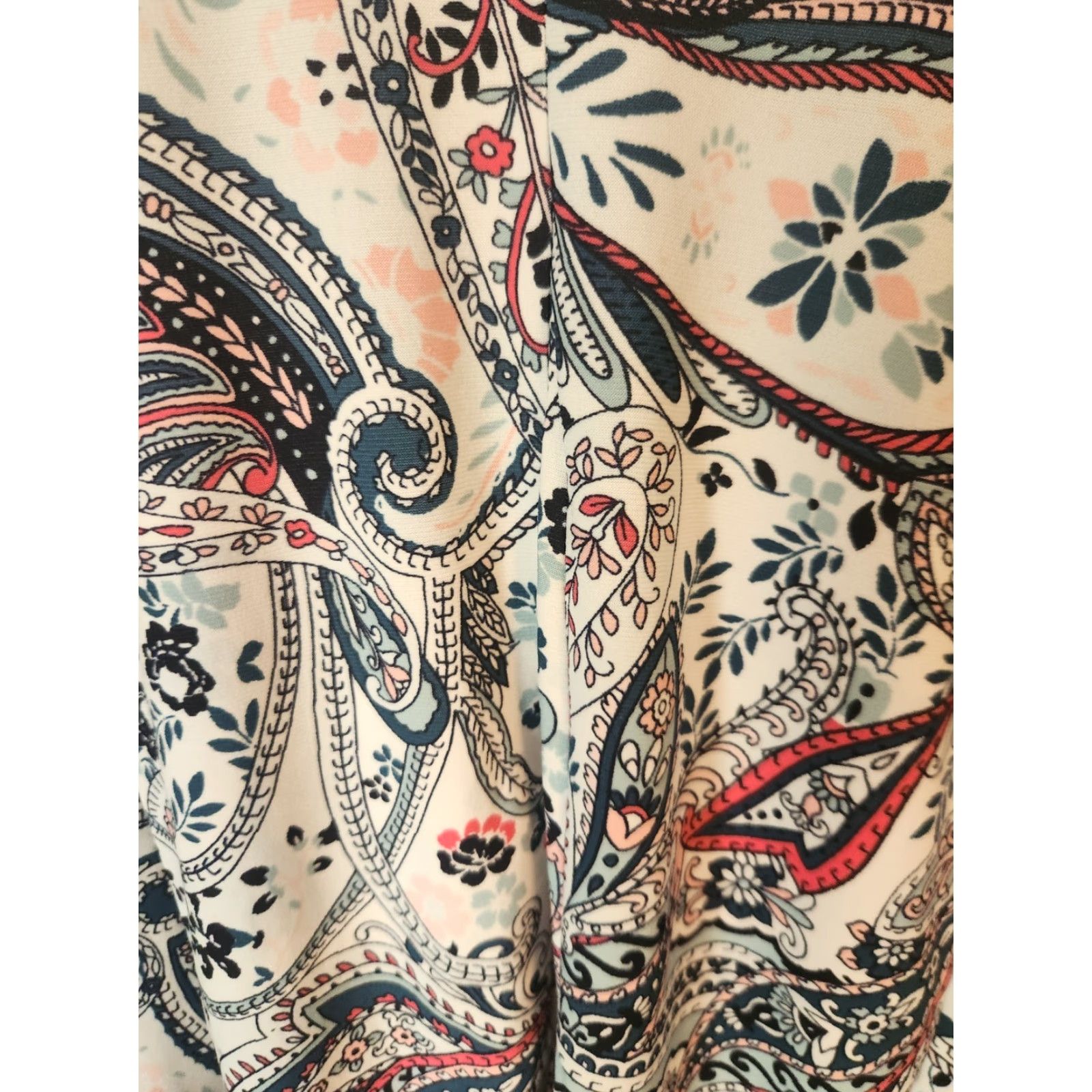 Vintage Roz & Ali White Paisley Floral Print 3/4 Sleeve Tunic Top 2X Plus Woman Blouse Jewelry? Size XXL / US 16-18 / IT 52-54 - 2 Thumbnail