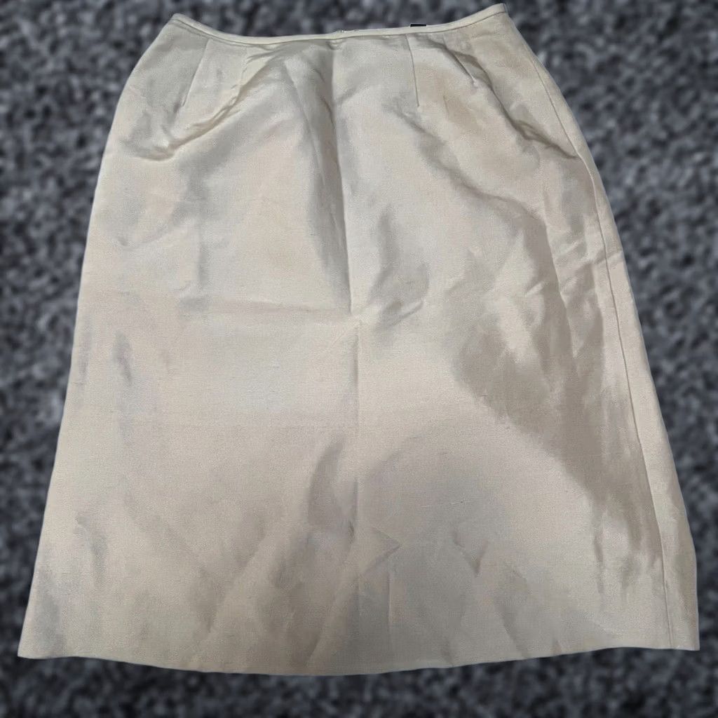 Kasper Kasper Women Size 6P 100% Silk Pencil Skirt Beige Lined Above Knee Length Size 28" / US 6 / IT 42 - 1 Thumbnail