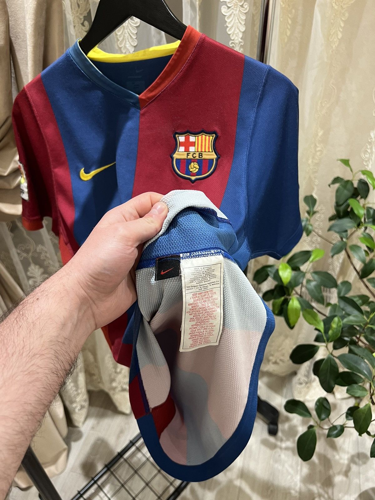 Nike 🔵🔴Nike Barcelona 2006/2007 Home Kit Ronaldinho #10 Jersey Size US M / EU 48-50 / 2 - 7 Thumbnail