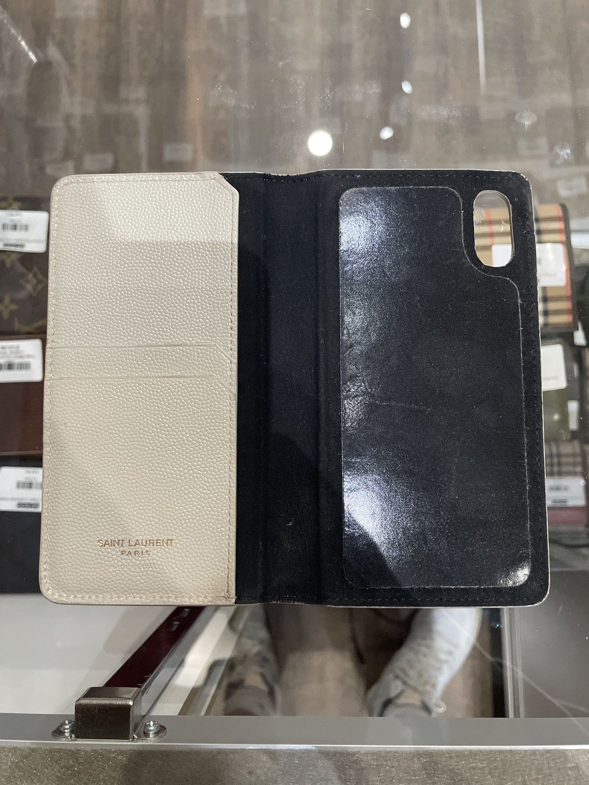 Yves Saint Laurent Yves Saint Laurent White Leather Phone Case Size ONE SIZE - 3 Thumbnail