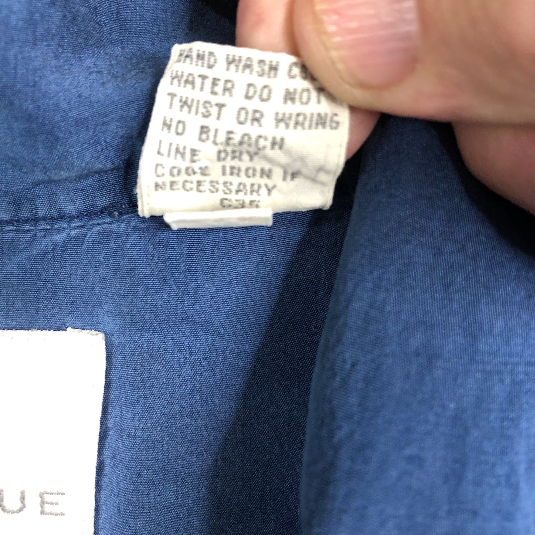 Vintage VINTAGE Silk Top Womens Medium Blue Airy Lightweight Office Quiet Luxury Classic First Issue Blouse Shirt Womens Buttons Collared Long Sleeve Size M / US 6-8 / IT 42-44 - 7 Thumbnail