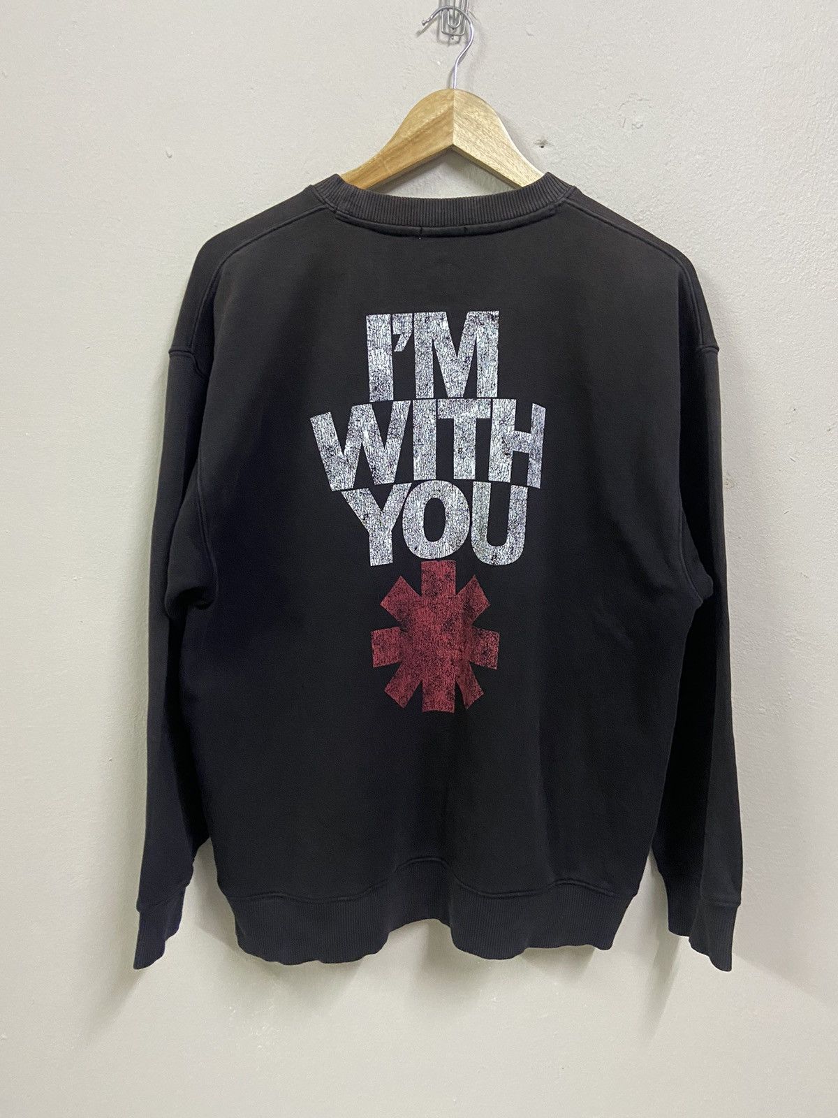Band Tees × GU × Japanese Brand Red hot chili paper sweatshirts Size US L / EU 52-54 / 3 - 9 Thumbnail