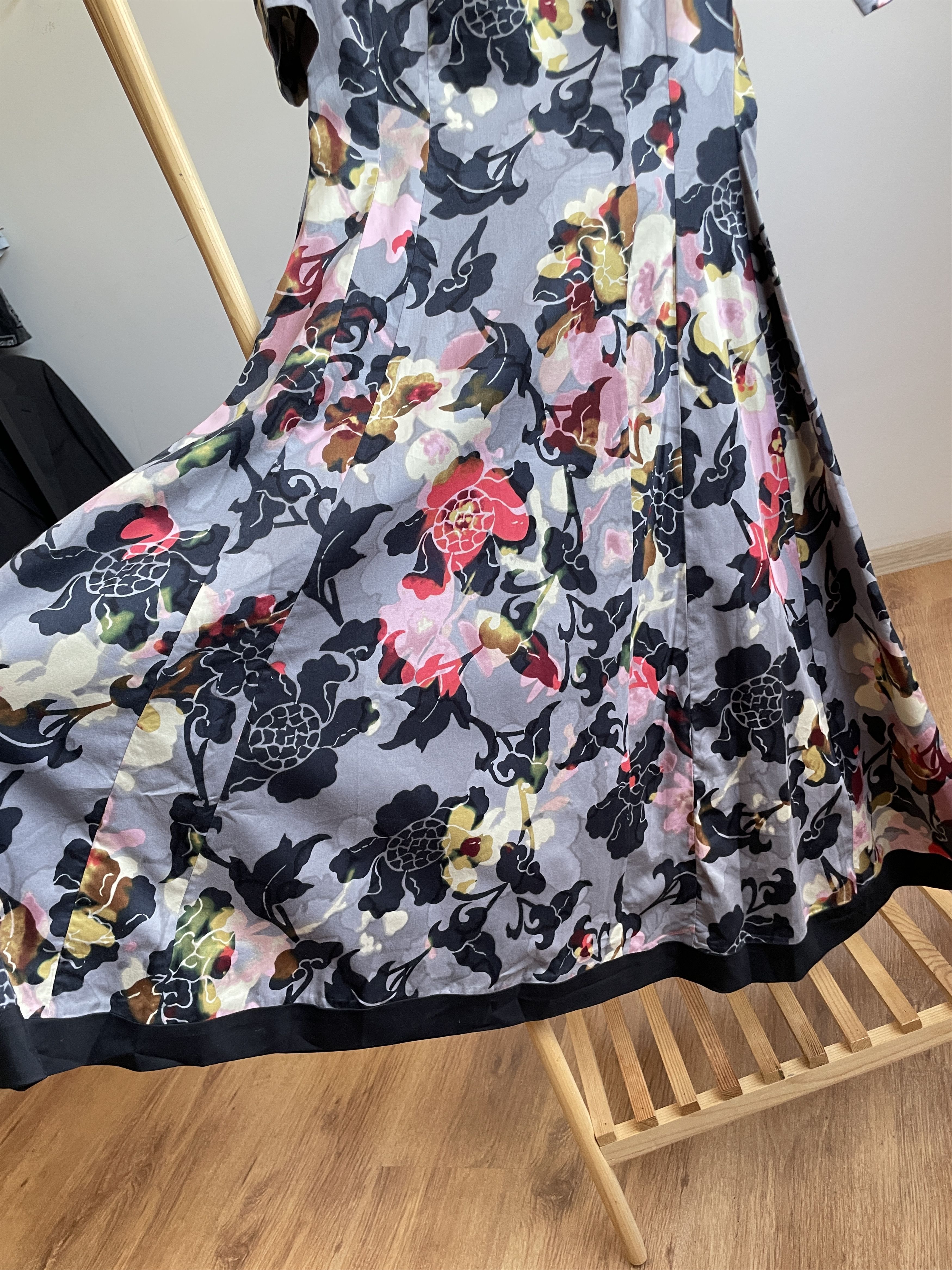 Designer Toast Floral Flare Short Sleeve Midi Dress Size UK 6 Size XS / US 0-2 / IT 36-38 - 5 Thumbnail