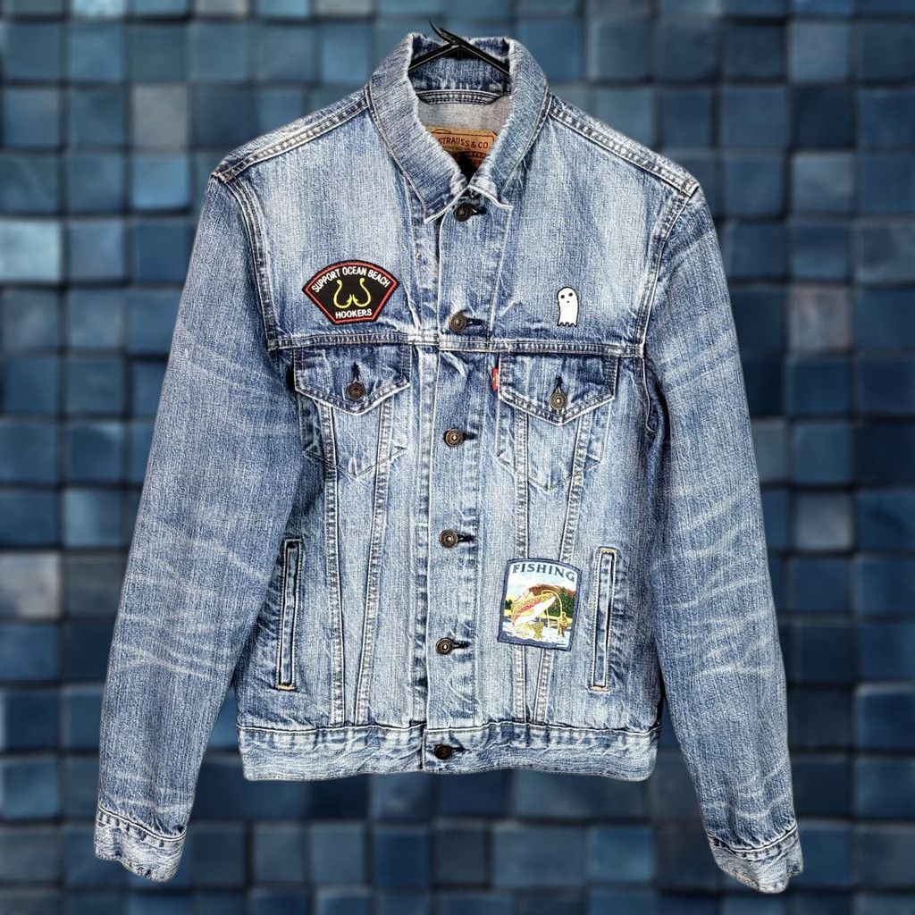 Levi's Levi's Button up patch blue Jeans Jacket Women's Size S Jacket Denim Blue Modern Casual Womens Size 28" / US 6 / IT 42 - 1 Thumbnail