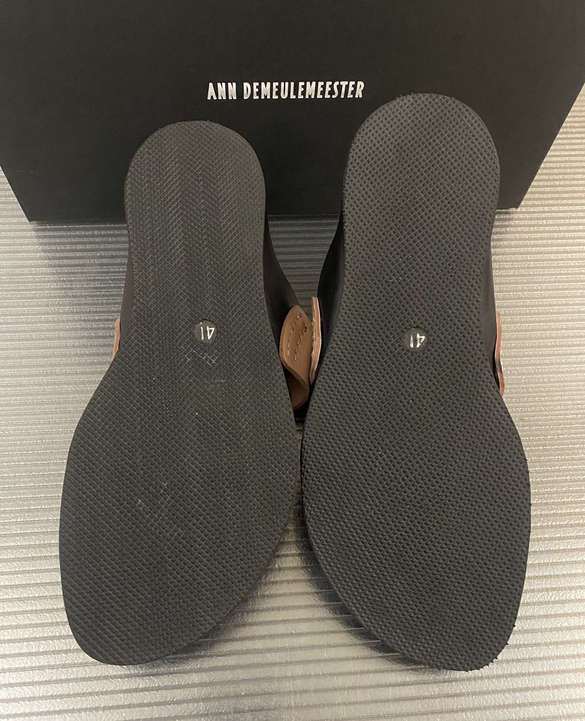 Ann Demeulemeester Ann Demeulemeester 🇮🇹 soft Rosa runway big toe Sandals 8 NIB Size US 8 / EU 41 - 10 Thumbnail