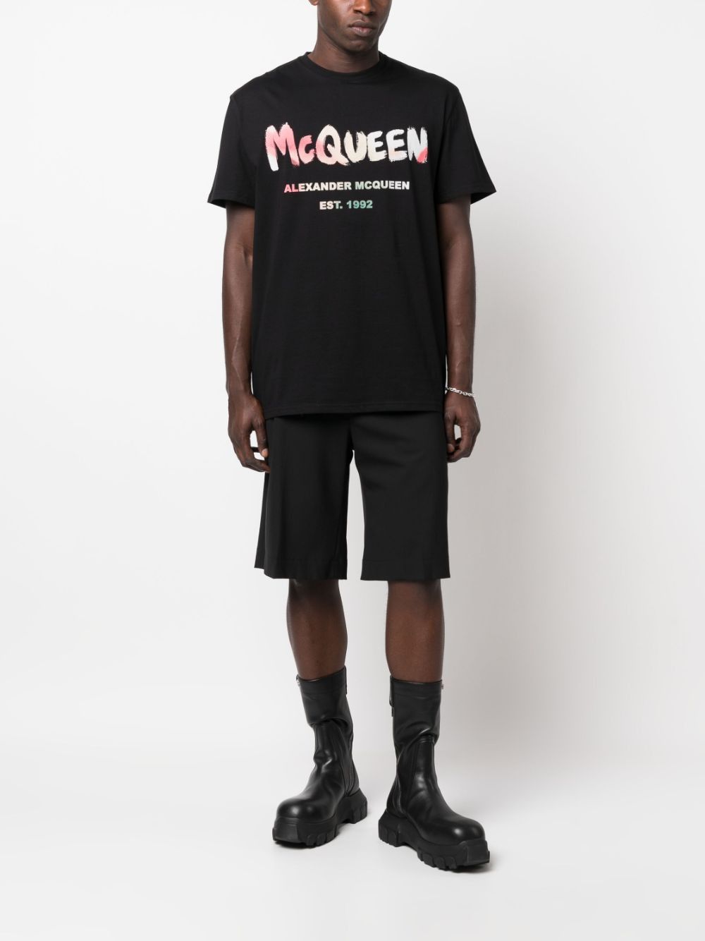 Alexander McQueen o1y1024 T-Shirt In Black Size US XL / EU 56 / 4 - 2 Thumbnail