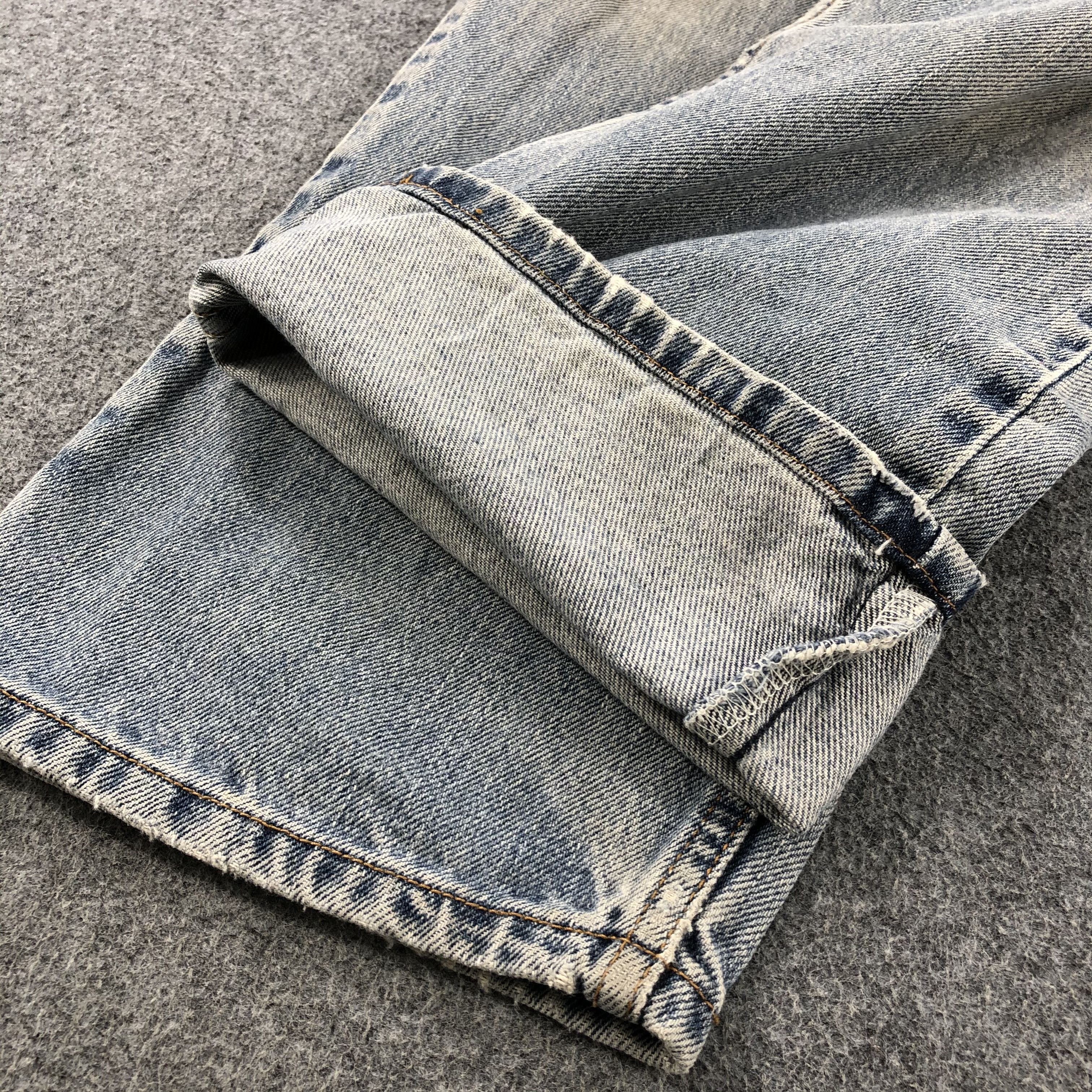Levi's × Vintage Vintage Light Wash Levis 505 Jeans-JM1873 Size US 37 - 7 Thumbnail