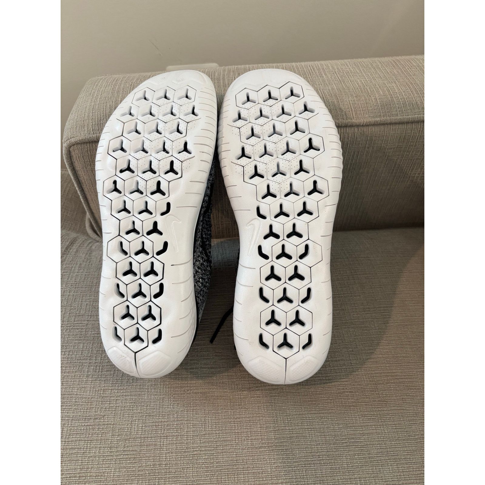 Nike Nike Free RN Flyknit 2018 Size US 12 / IT 42 - 2 Thumbnail