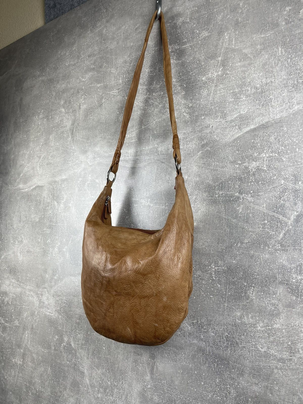 Genuine Leather Things Terrific Leather Hobo Bag Slouchy Tan Bohemian Size ONE SIZE - 7 Thumbnail