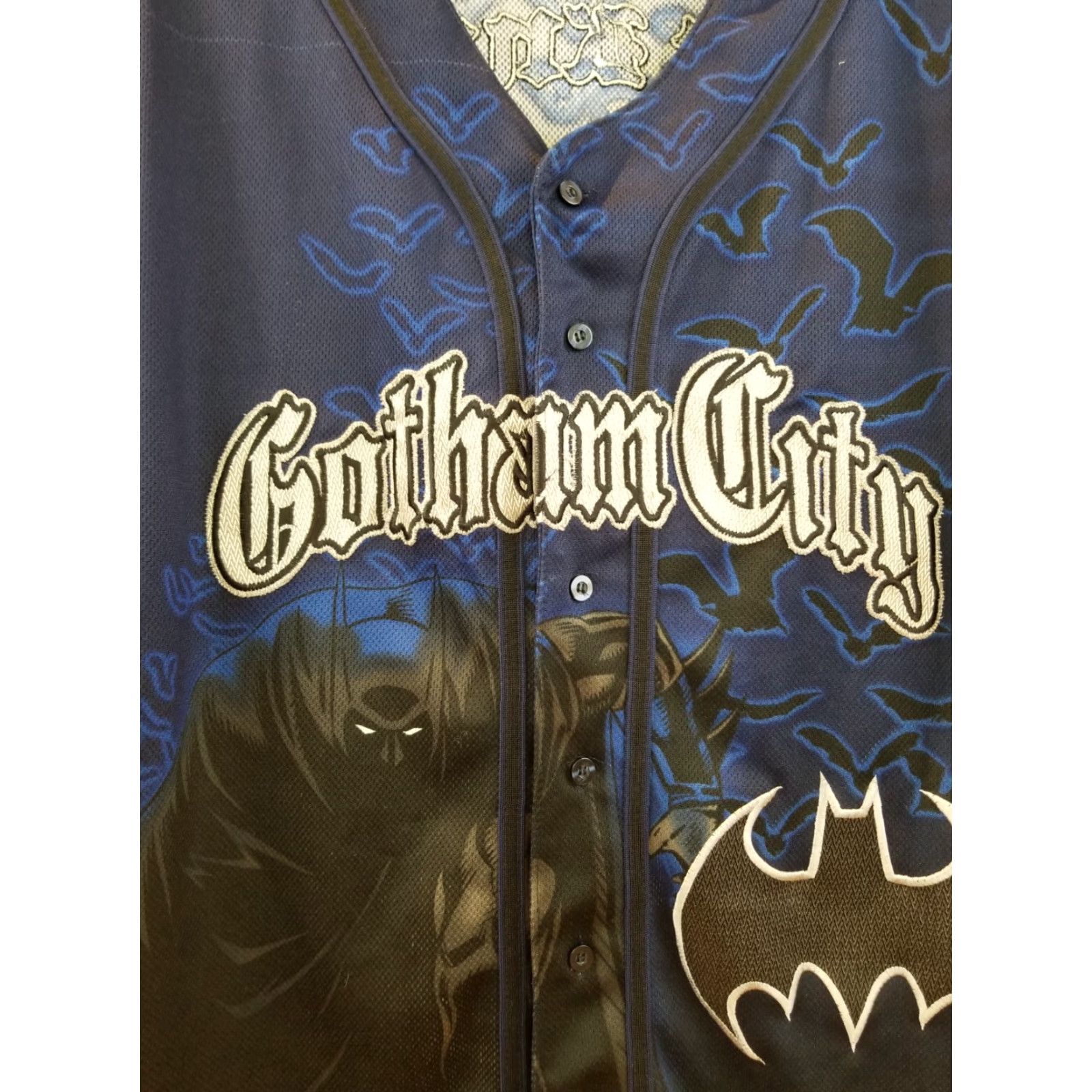 Vintage VINTAGE BATMAN 2002 GOTHAM CITY DARK KNIGHT BASEBALL JERSEY SZ 2XLARGE Size US XXL / EU 58 / 5 - 2 Thumbnail